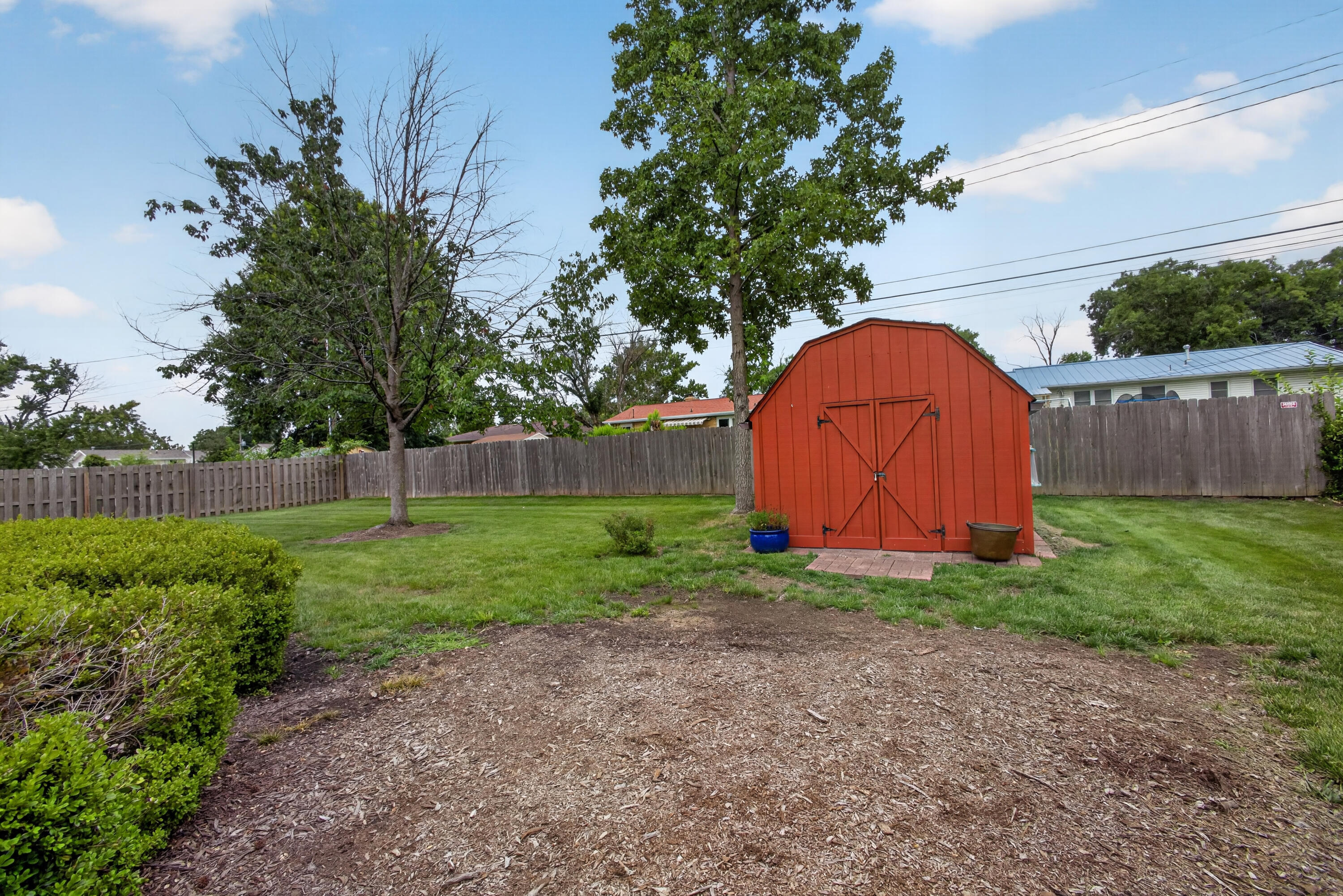 1605 Colonial Ct Property Photo 33