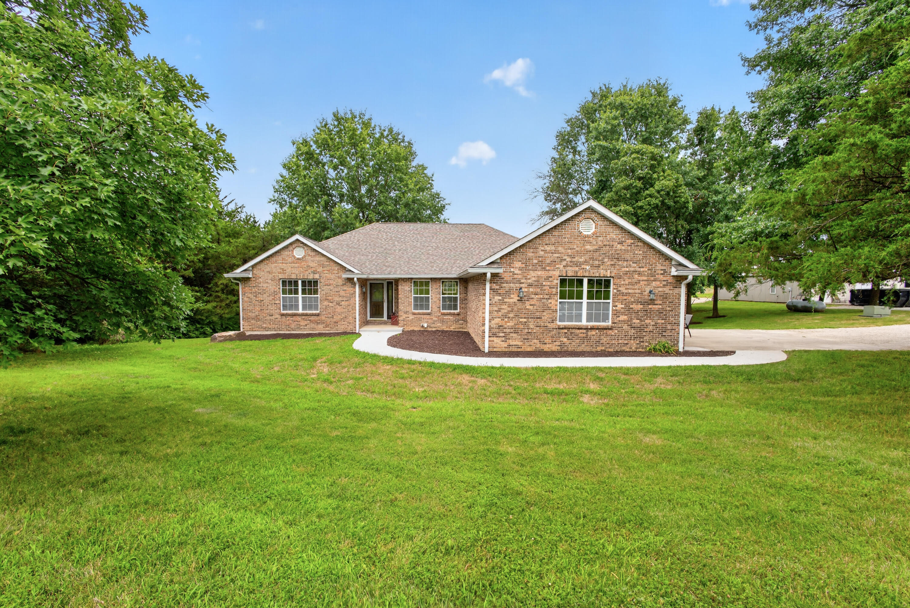 5685 E Sing Dr Property Photo 1