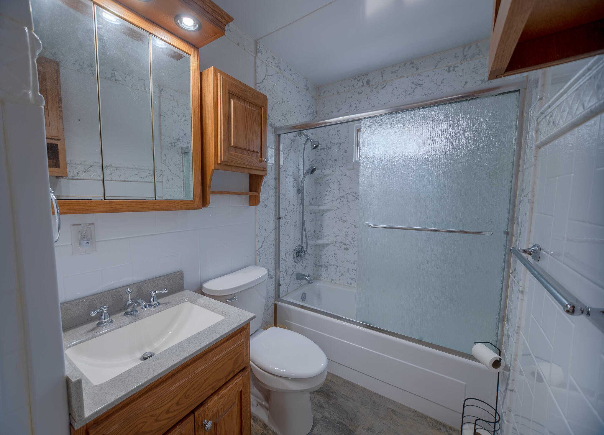 120 Adams St Property Photo 14