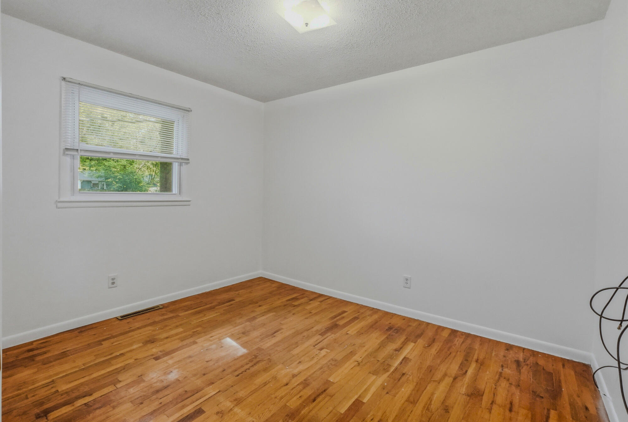 120 Adams St Property Photo 17