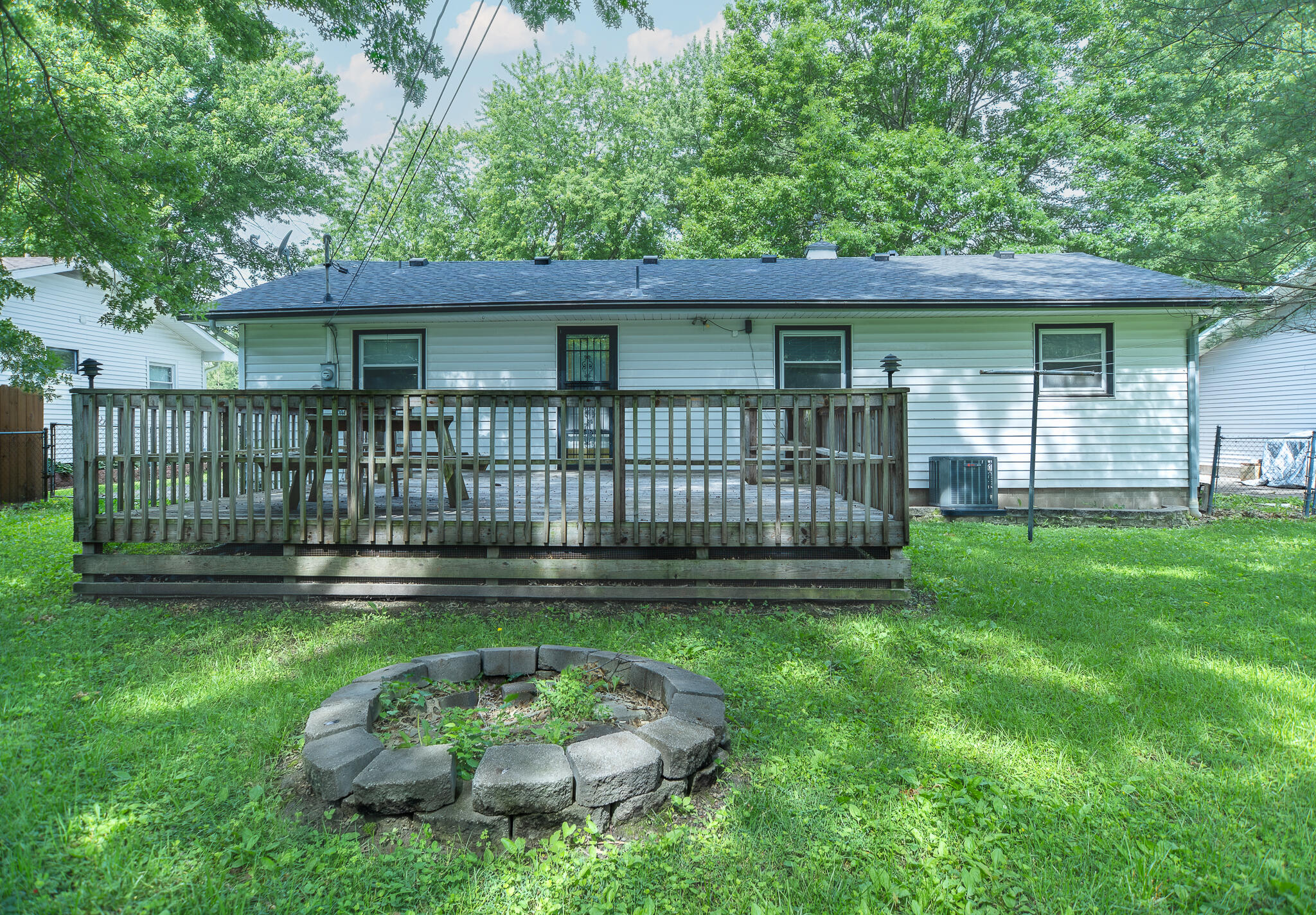 120 Adams St Property Photo 19