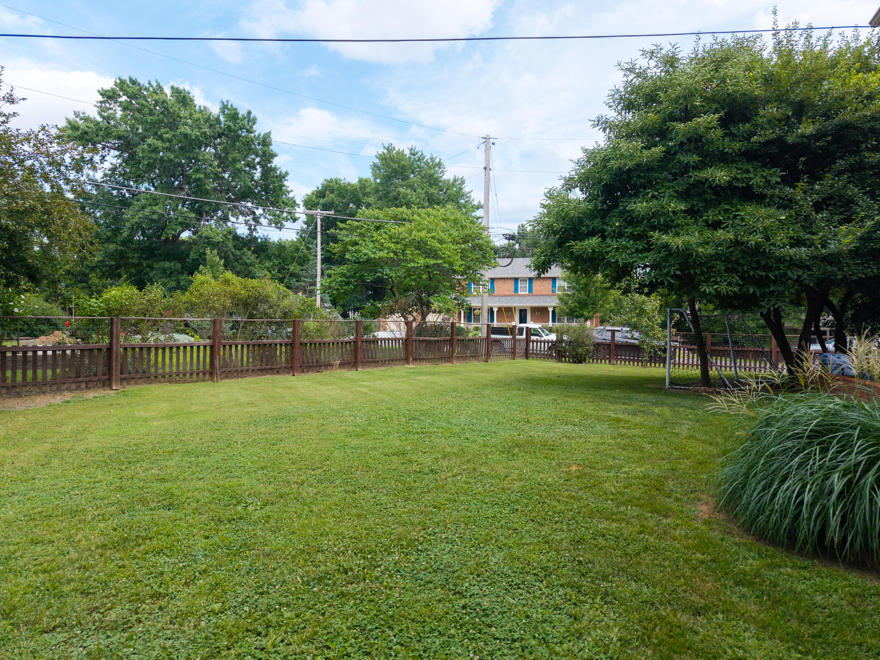 1225 Sunset Dr Property Photo 4