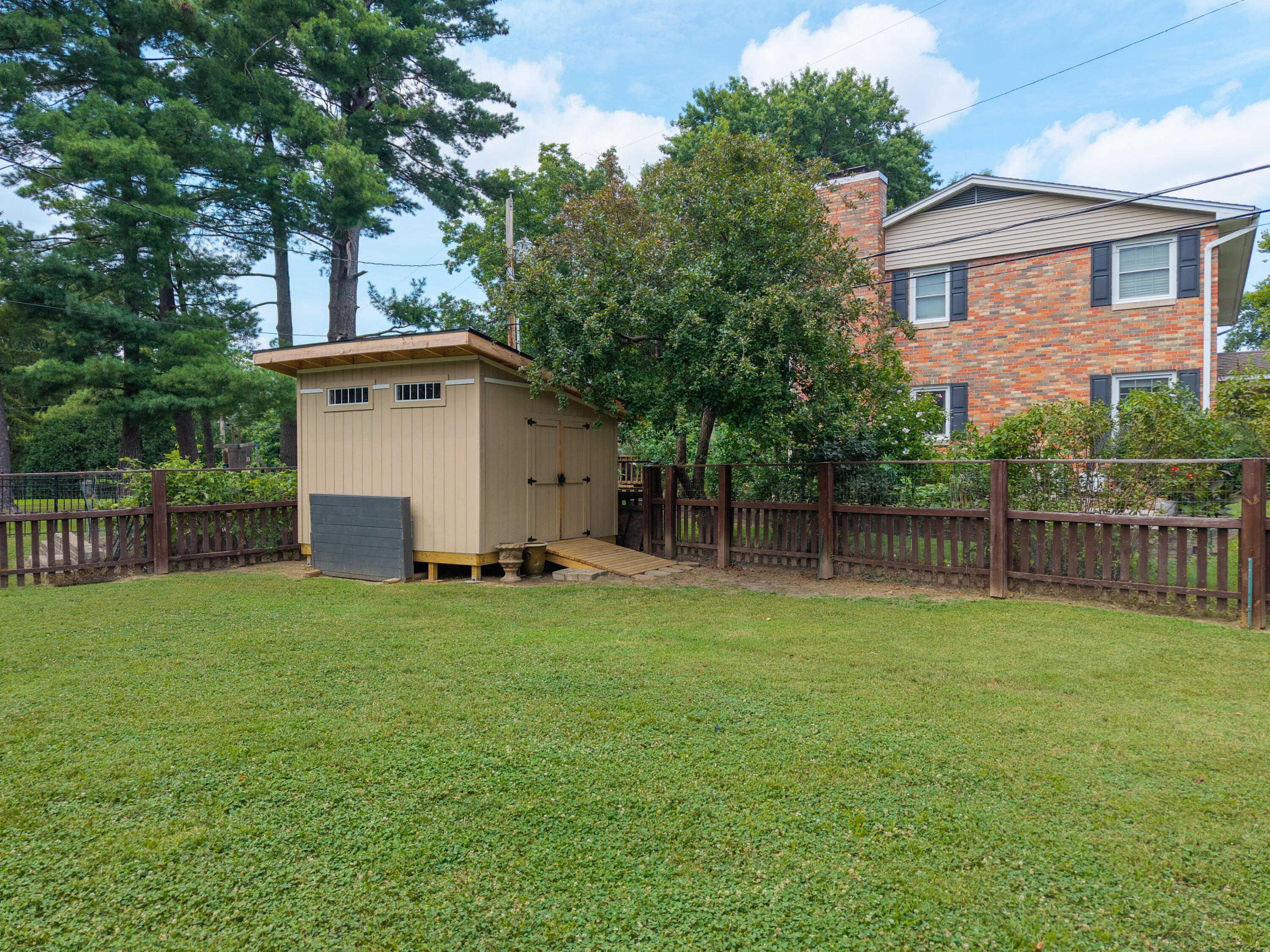 1225 Sunset Dr Property Photo 39