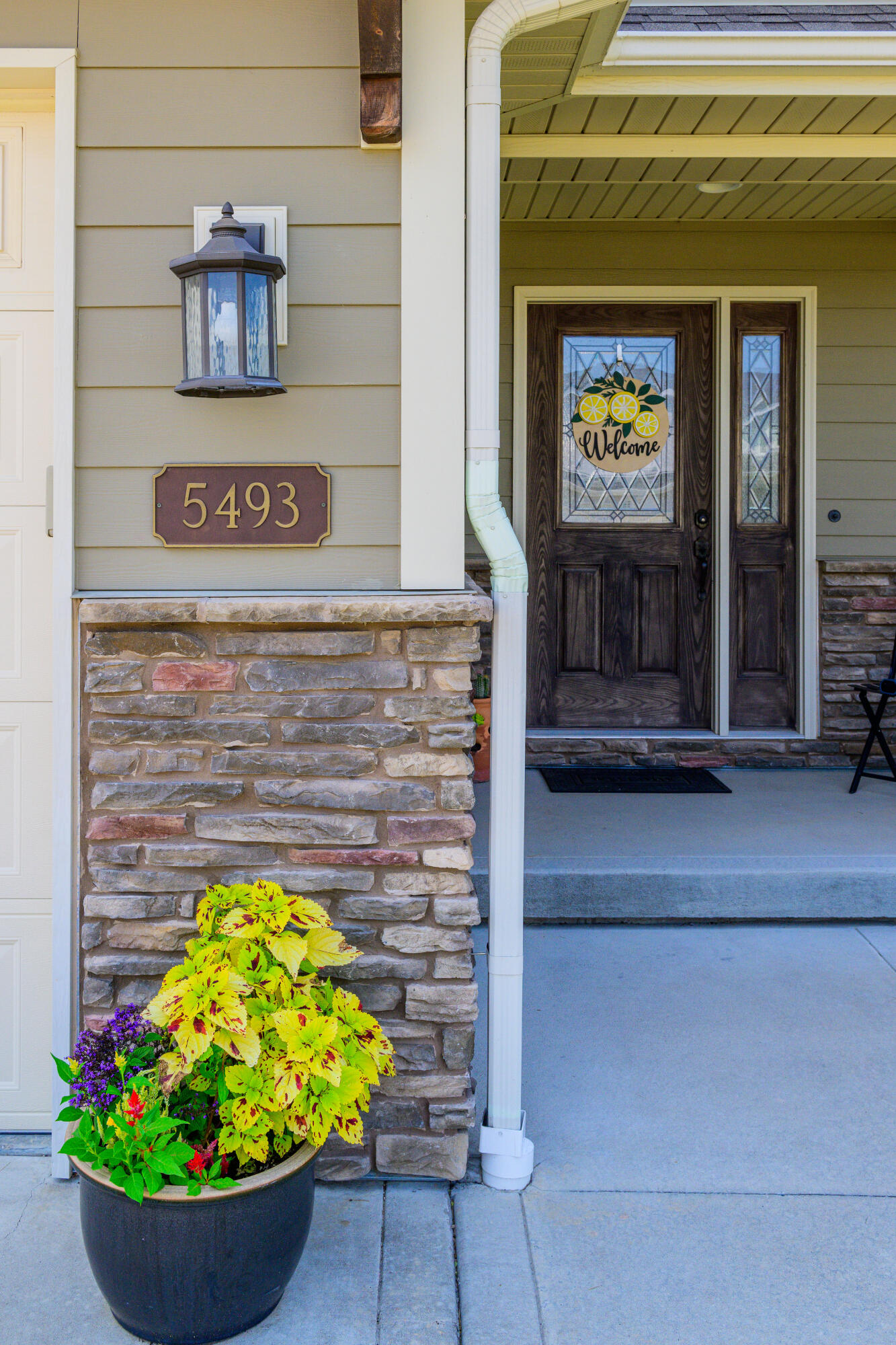 5493 Diversey Rdg Property Photo 3