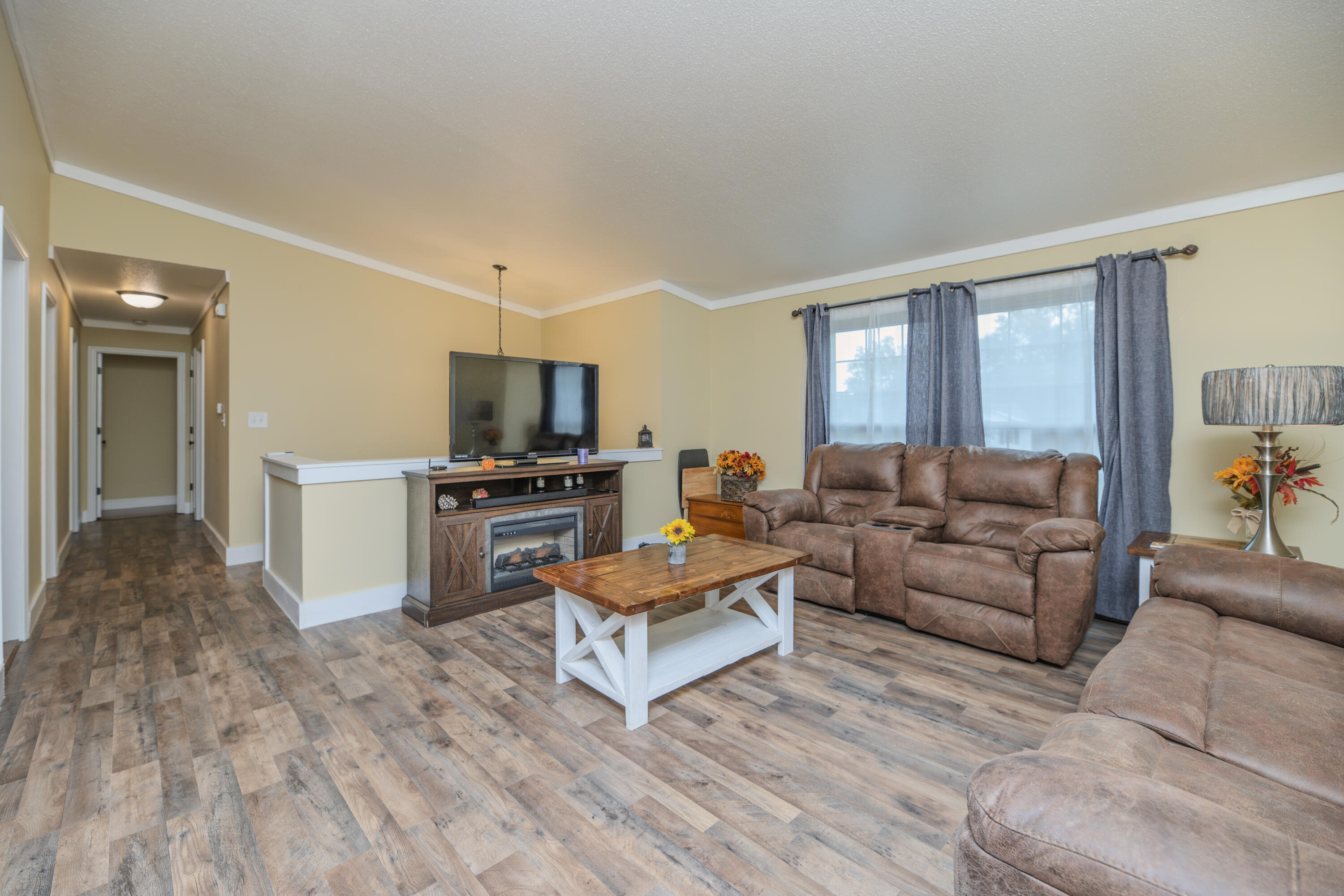 2102 Speck Ct Property Photo 4