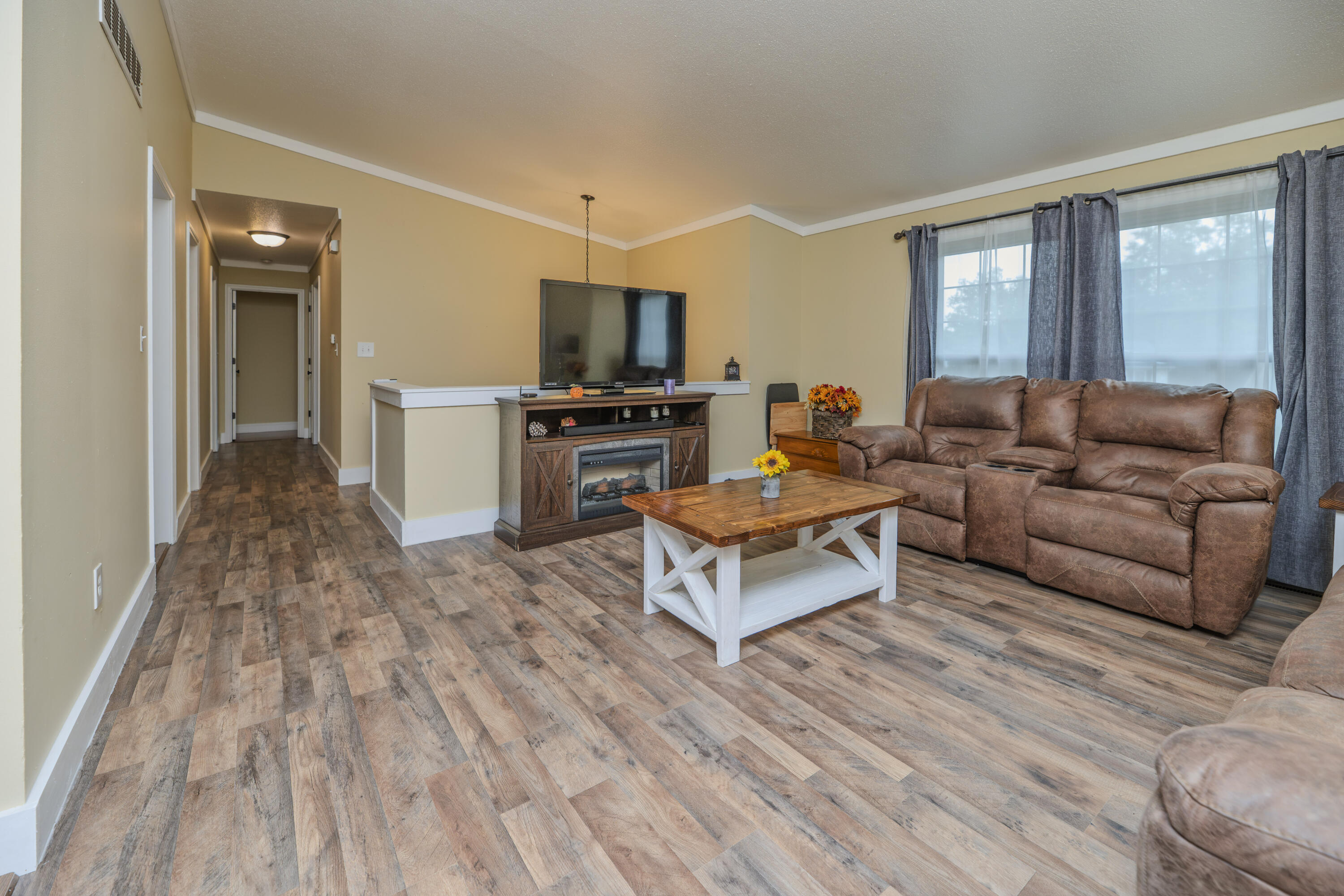 2102 Speck Ct Property Photo 5