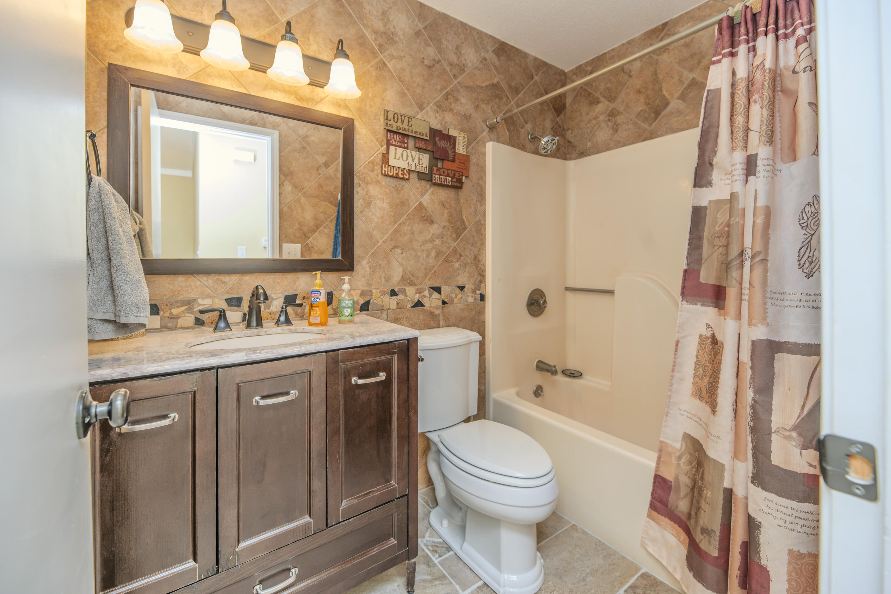 2102 Speck Ct Property Photo 9