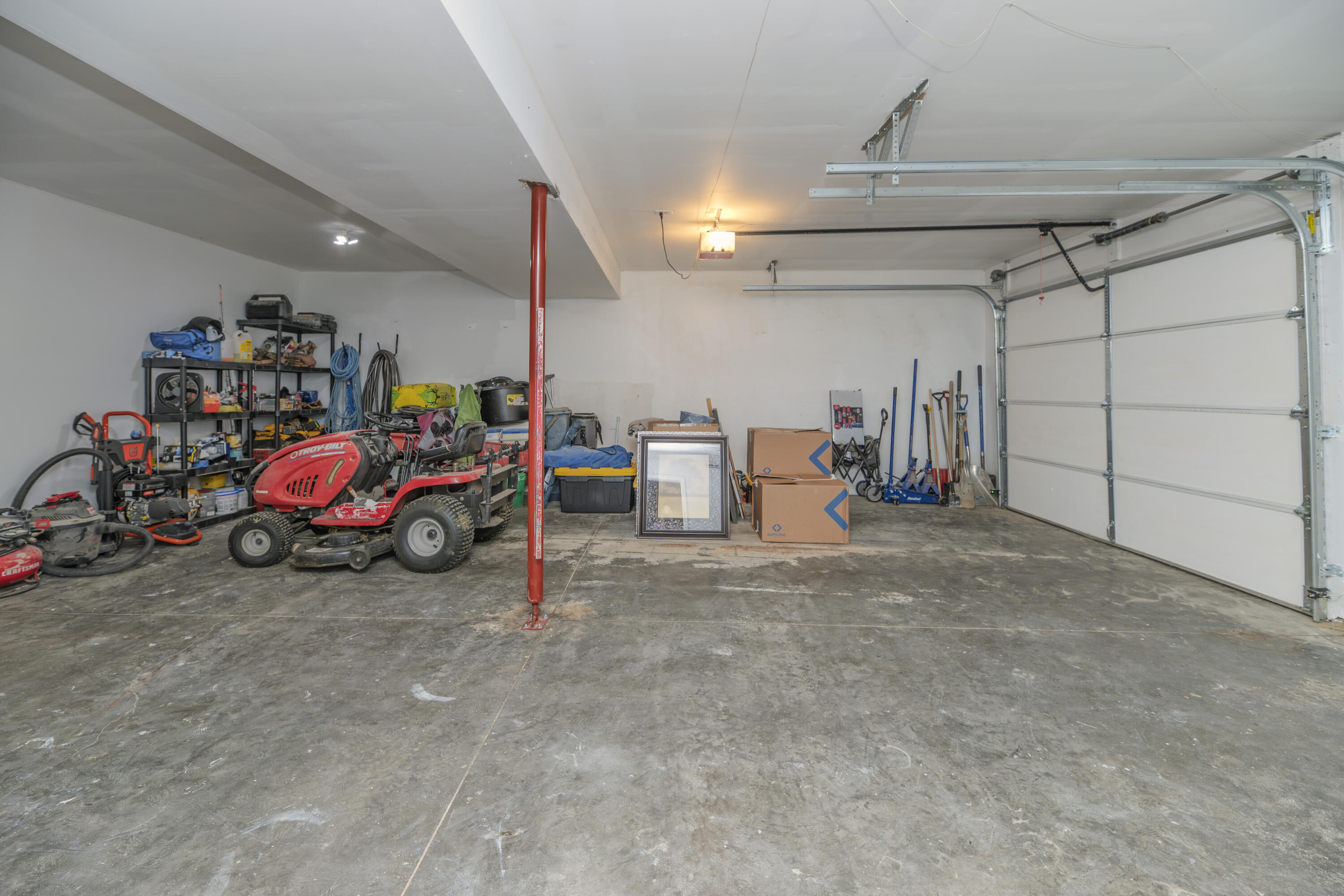 2102 Speck Ct Property Photo 48