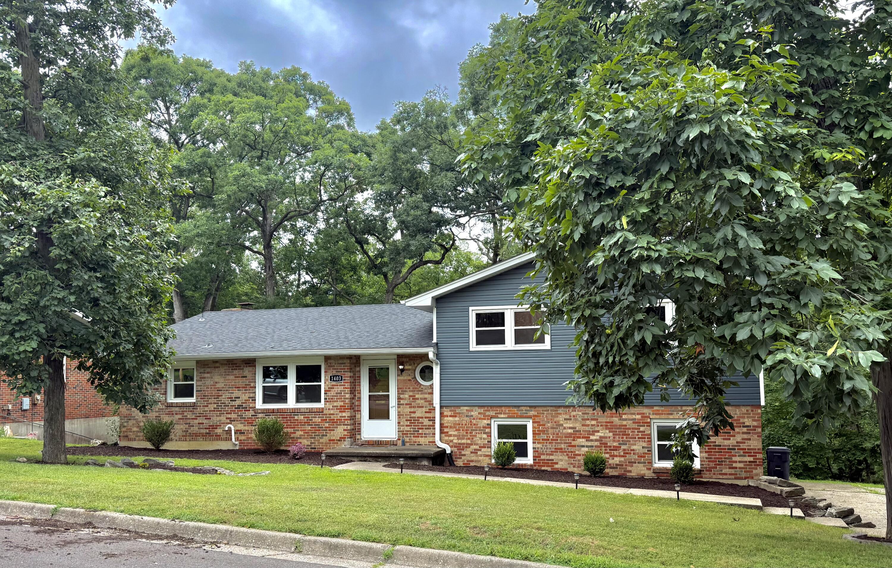 1403 Ridgemont Ct Property Photo 3