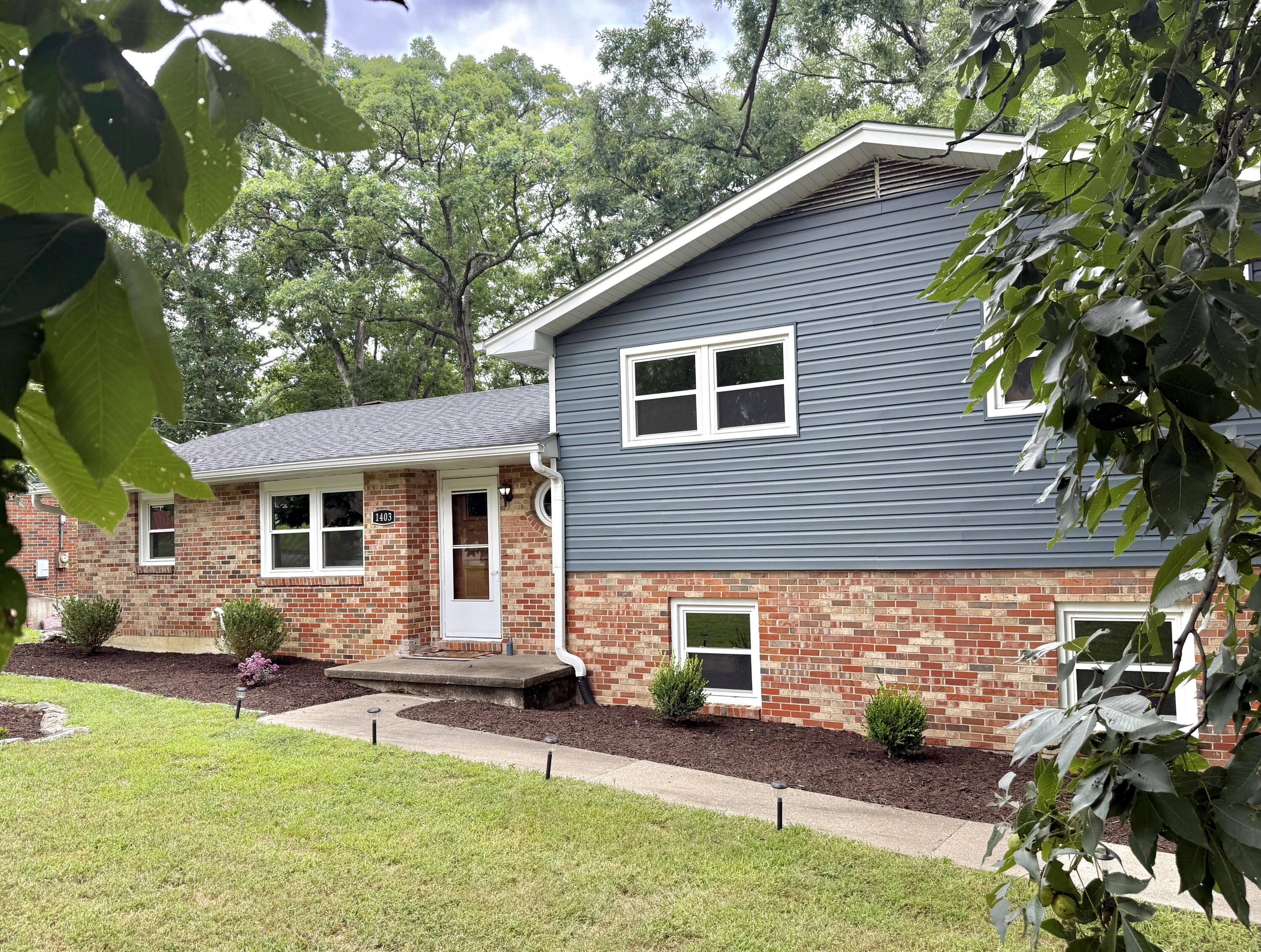 1403 Ridgemont Ct Property Photo 4