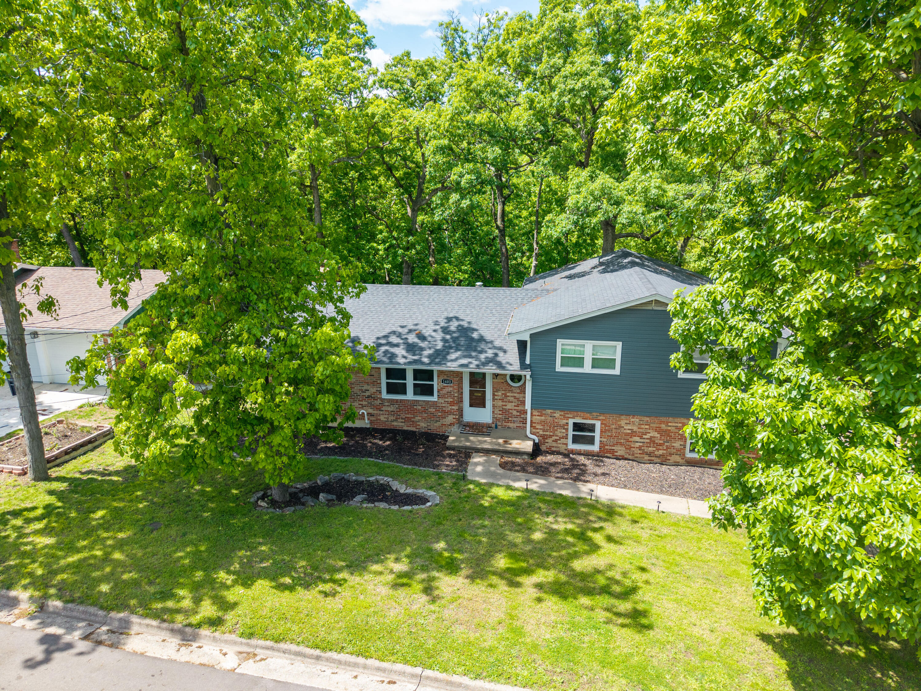 1403 Ridgemont Ct Property Photo 5