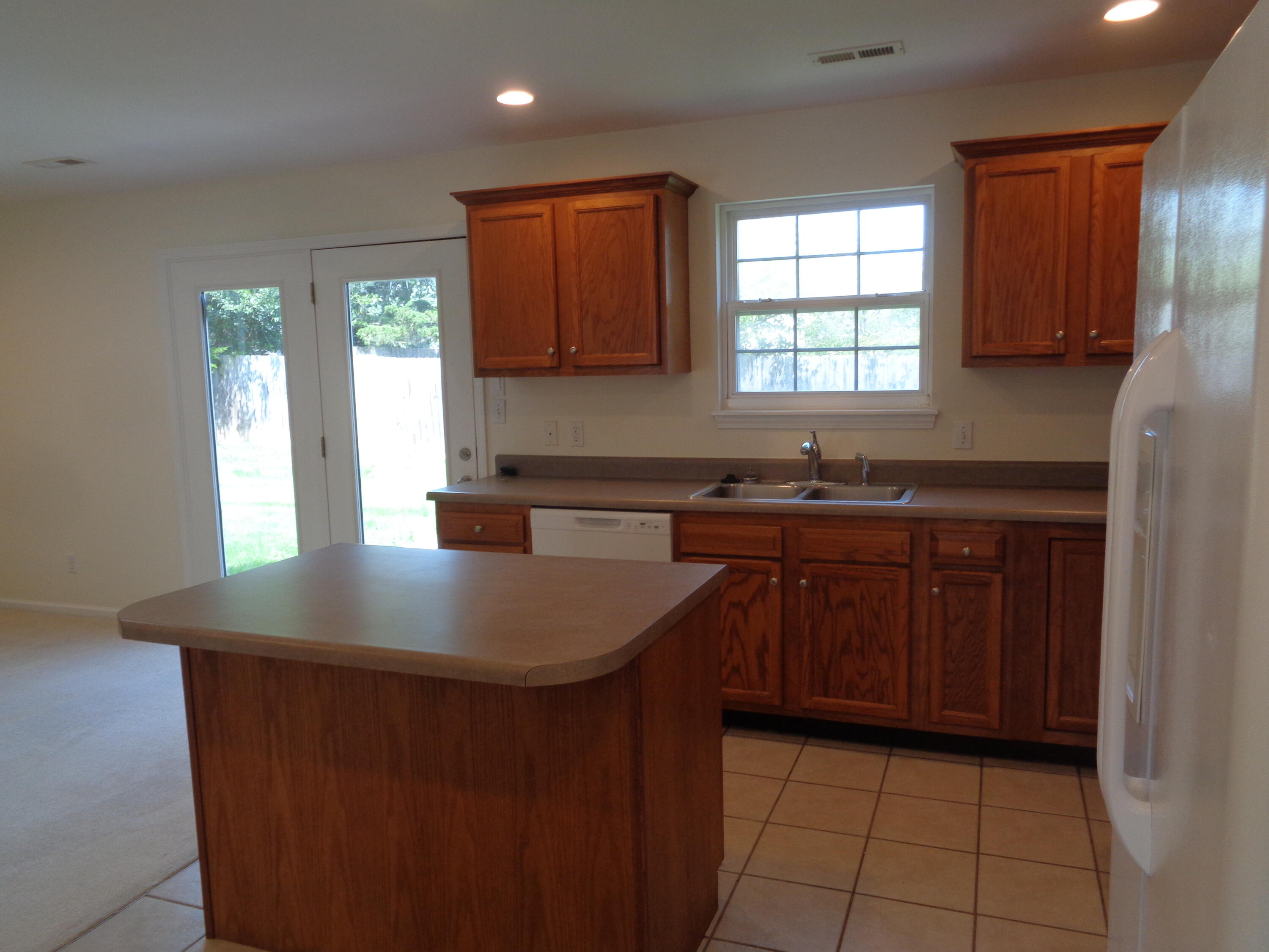 4008 Meadow View Dr Property Photo 4
