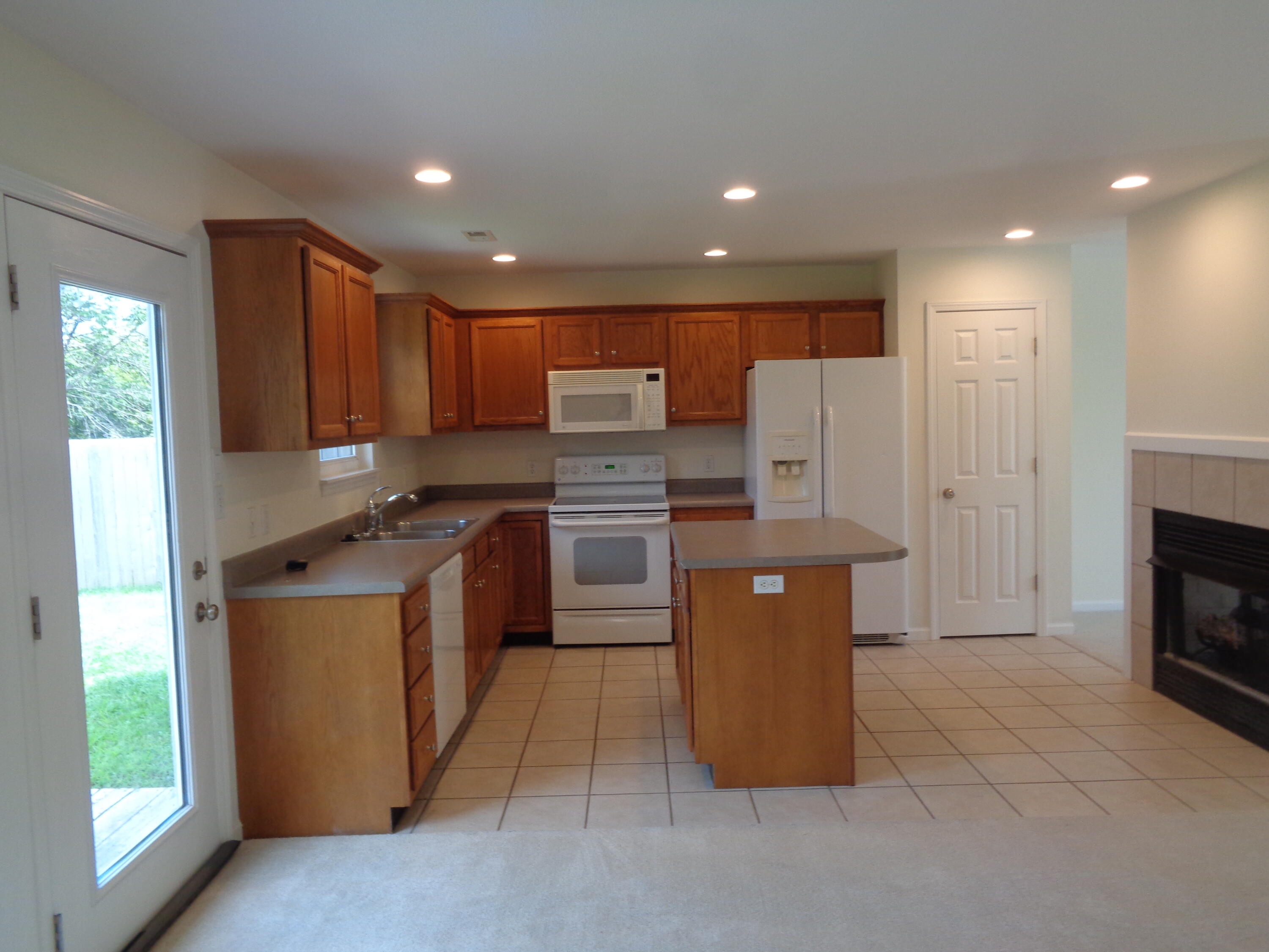 4008 Meadow View Dr Property Photo 6
