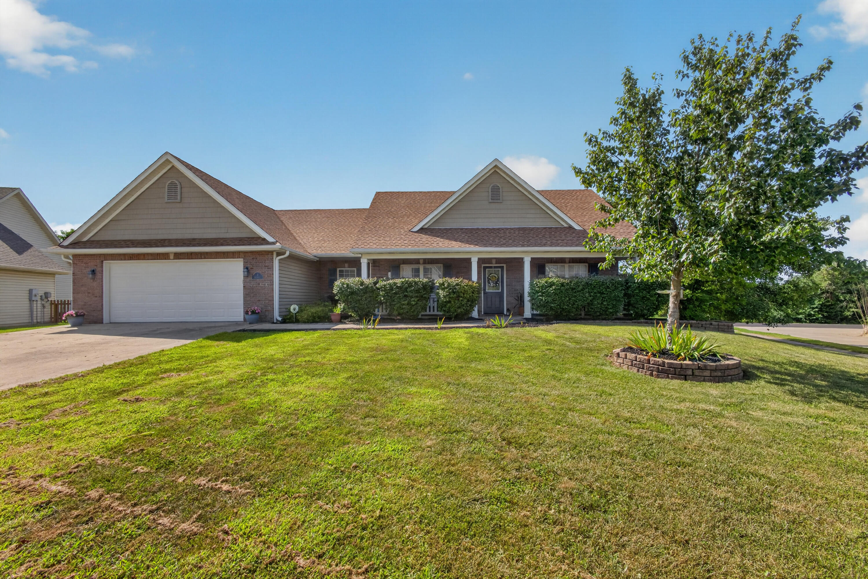 2 Lexibelle Dr Property Photo 2