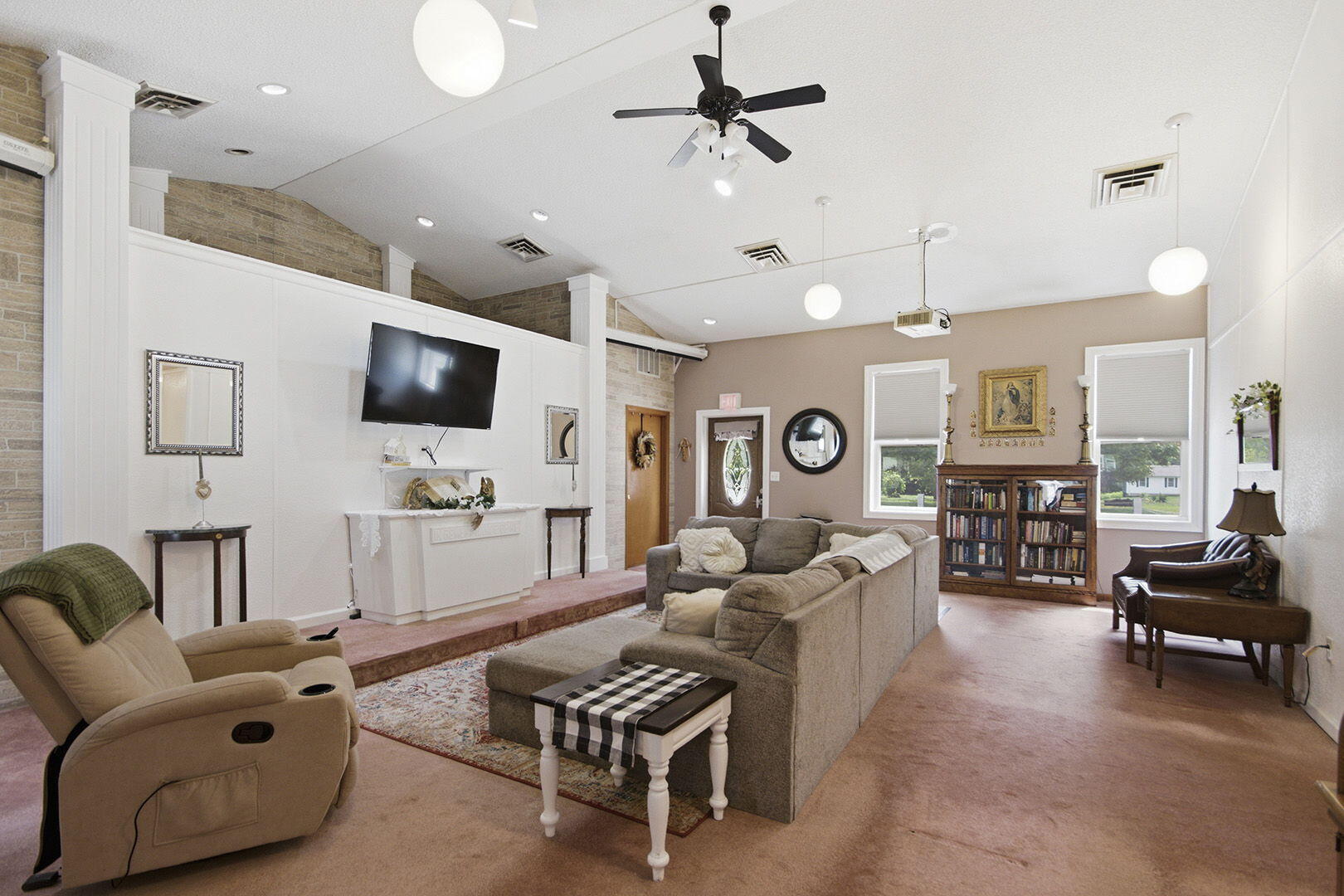 403 E Mcdowell St Property Photo 8