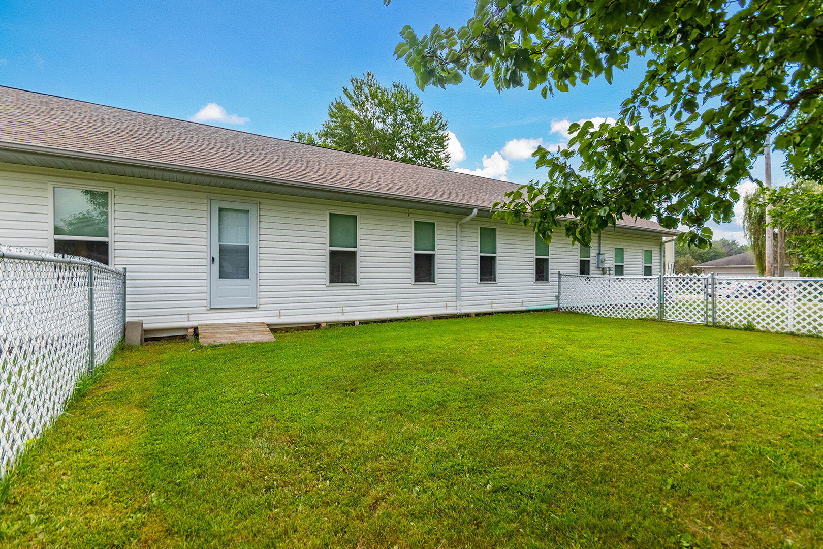 403 E Mcdowell St Property Photo 49