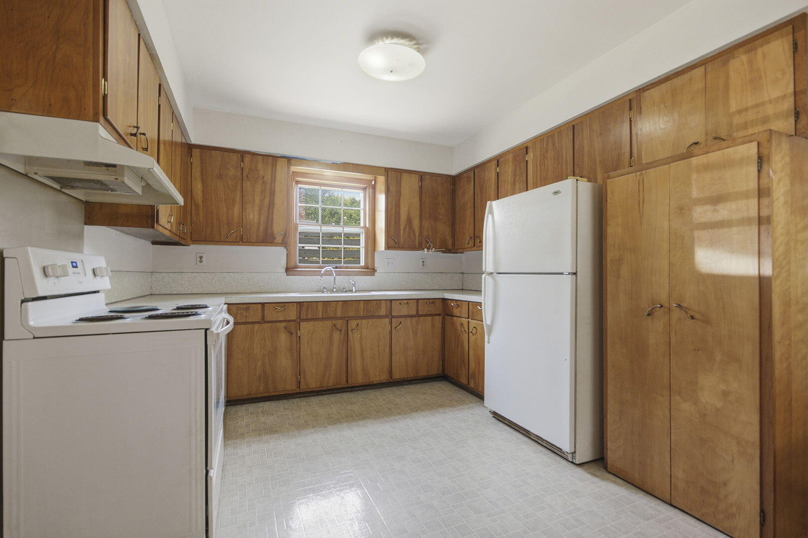 1321 Pollock Rd Property Photo 12