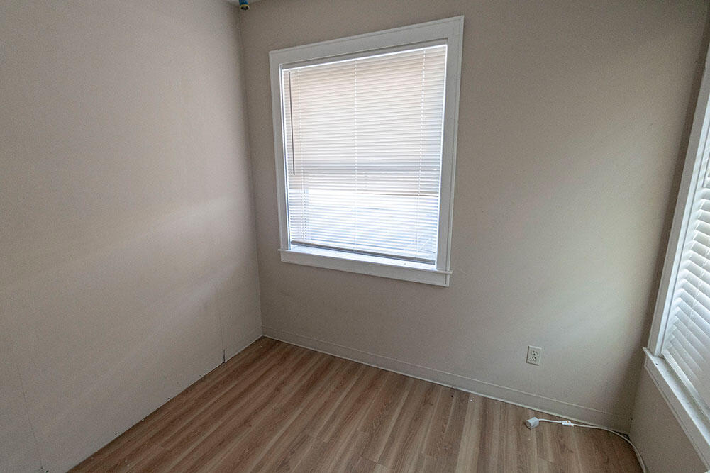 1110 E Broadway B Property Photo 7
