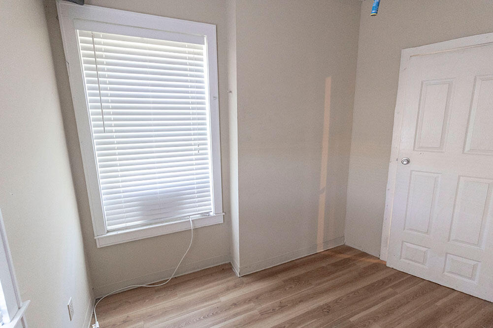 1110 E Broadway B Property Photo 8
