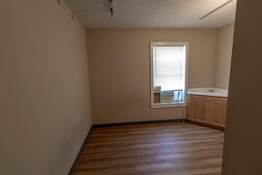 1110 E Broadway B Property Photo 10