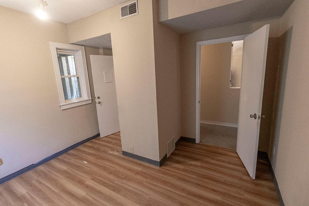 1110 E Broadway B Property Photo 11