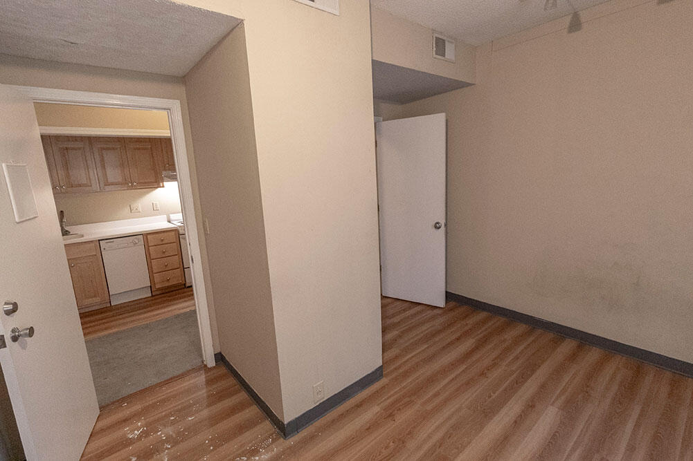 1110 E Broadway B Property Photo 13