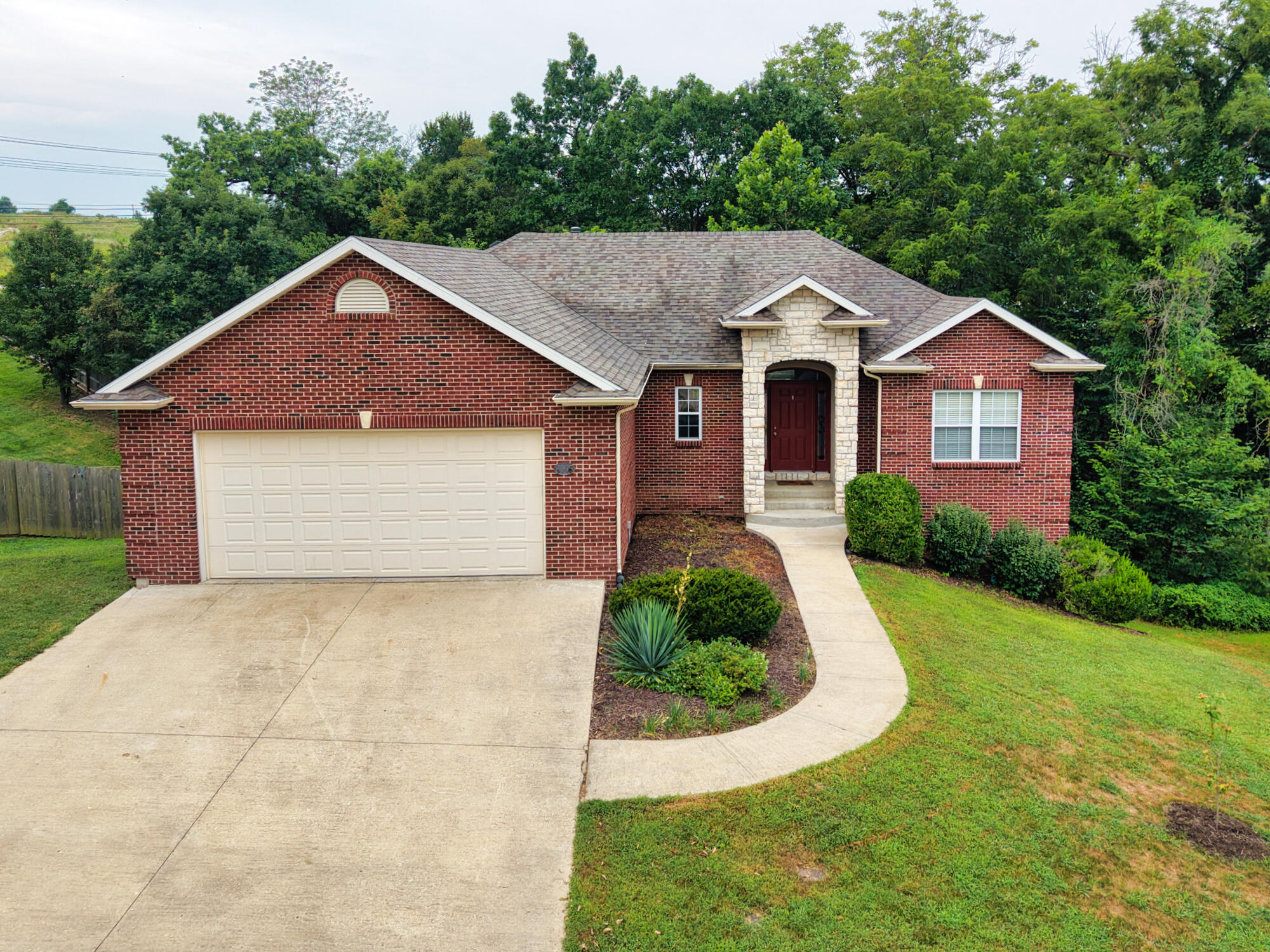 3905 DEERFOOT WAY
