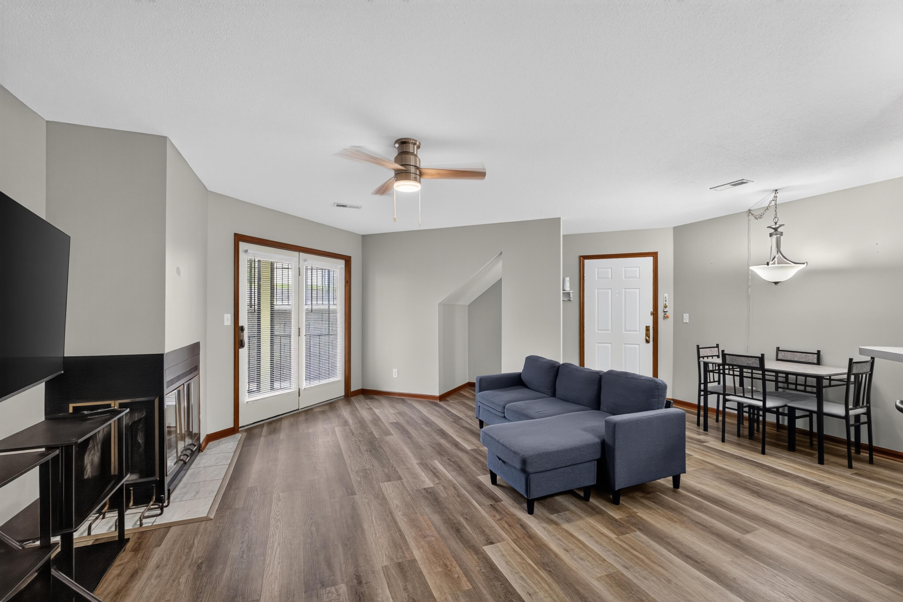 202 Park Deville Pl Property Photo 6