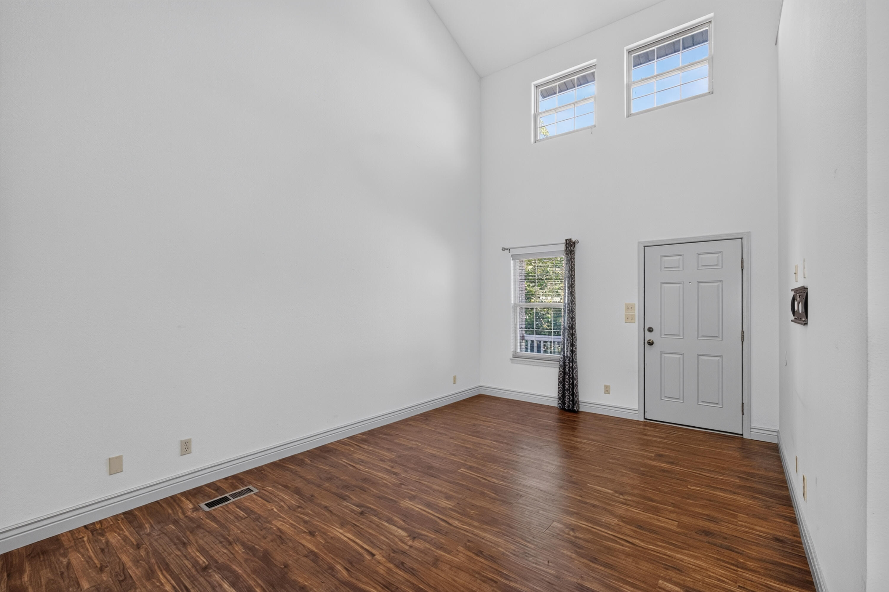 1503 Spiros Dr A Property Photo 4