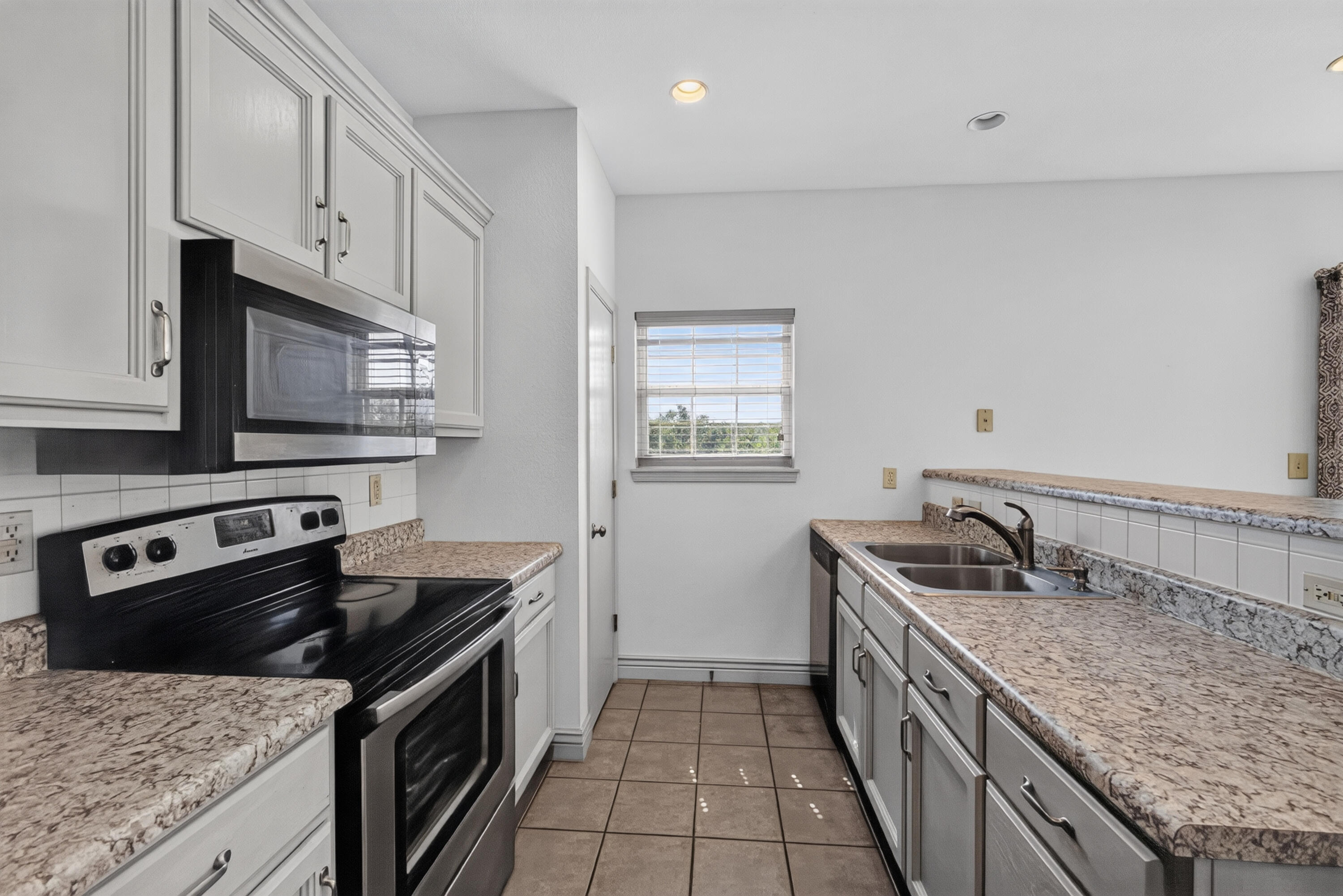 1503 Spiros Dr A Property Photo 11