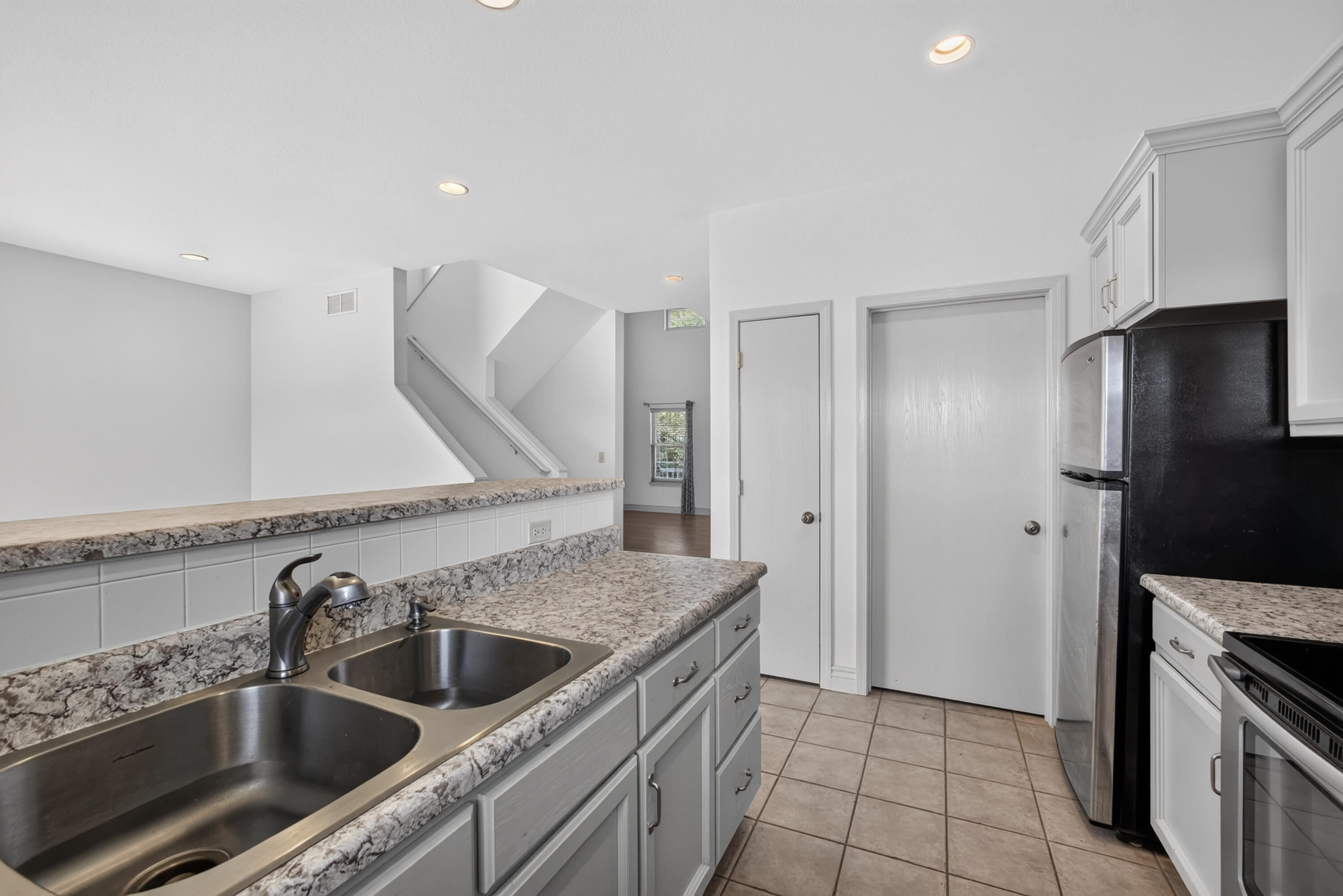 1503 Spiros Dr A Property Photo 12