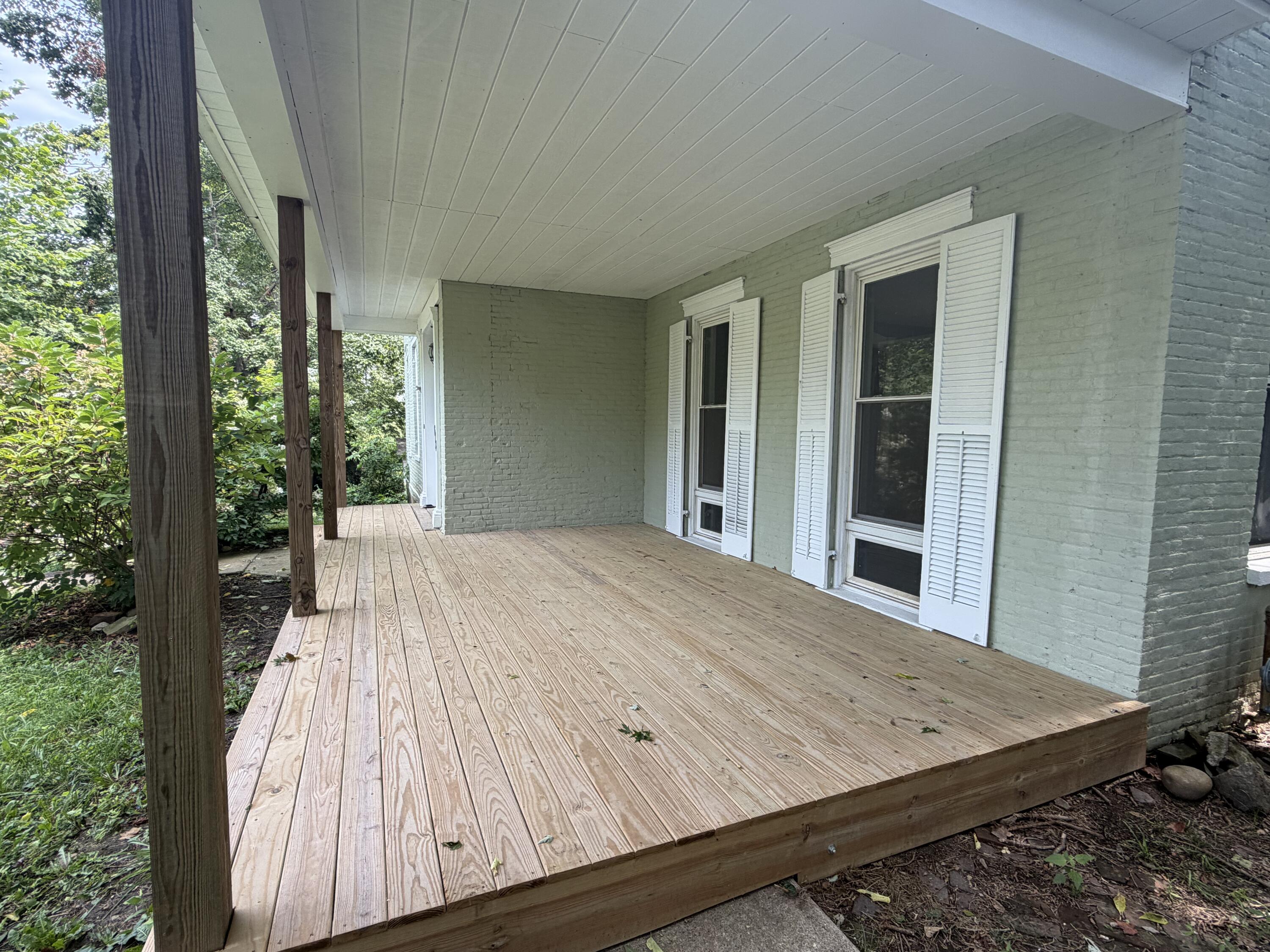 614 Howard St Property Photo 6