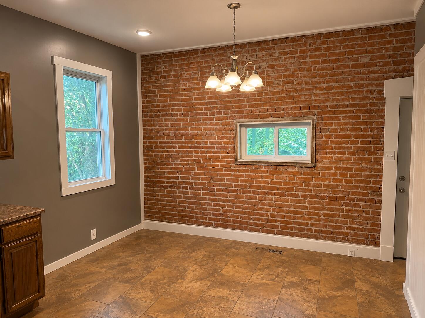 614 Howard St Property Photo 12