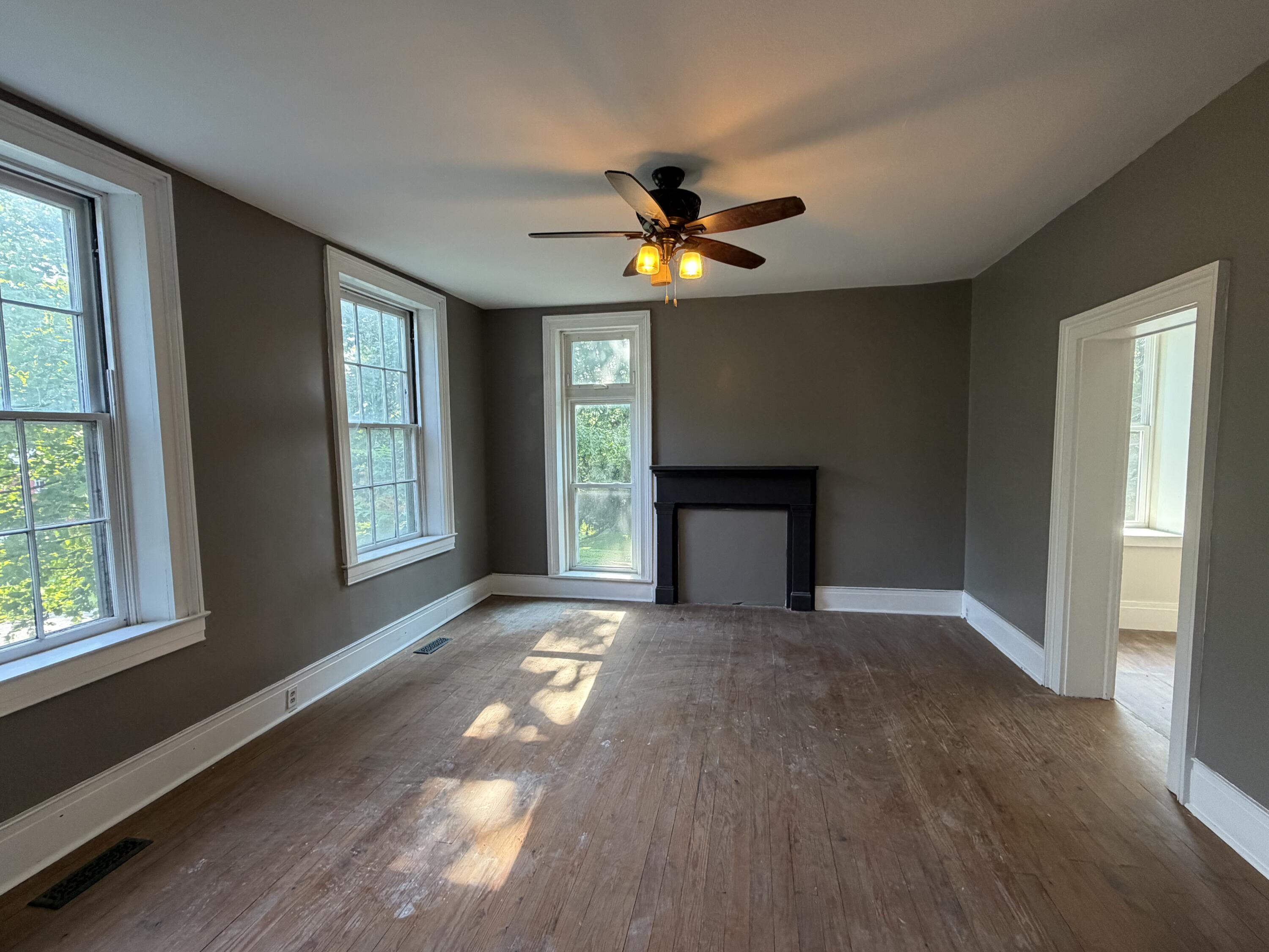614 Howard St Property Photo 13