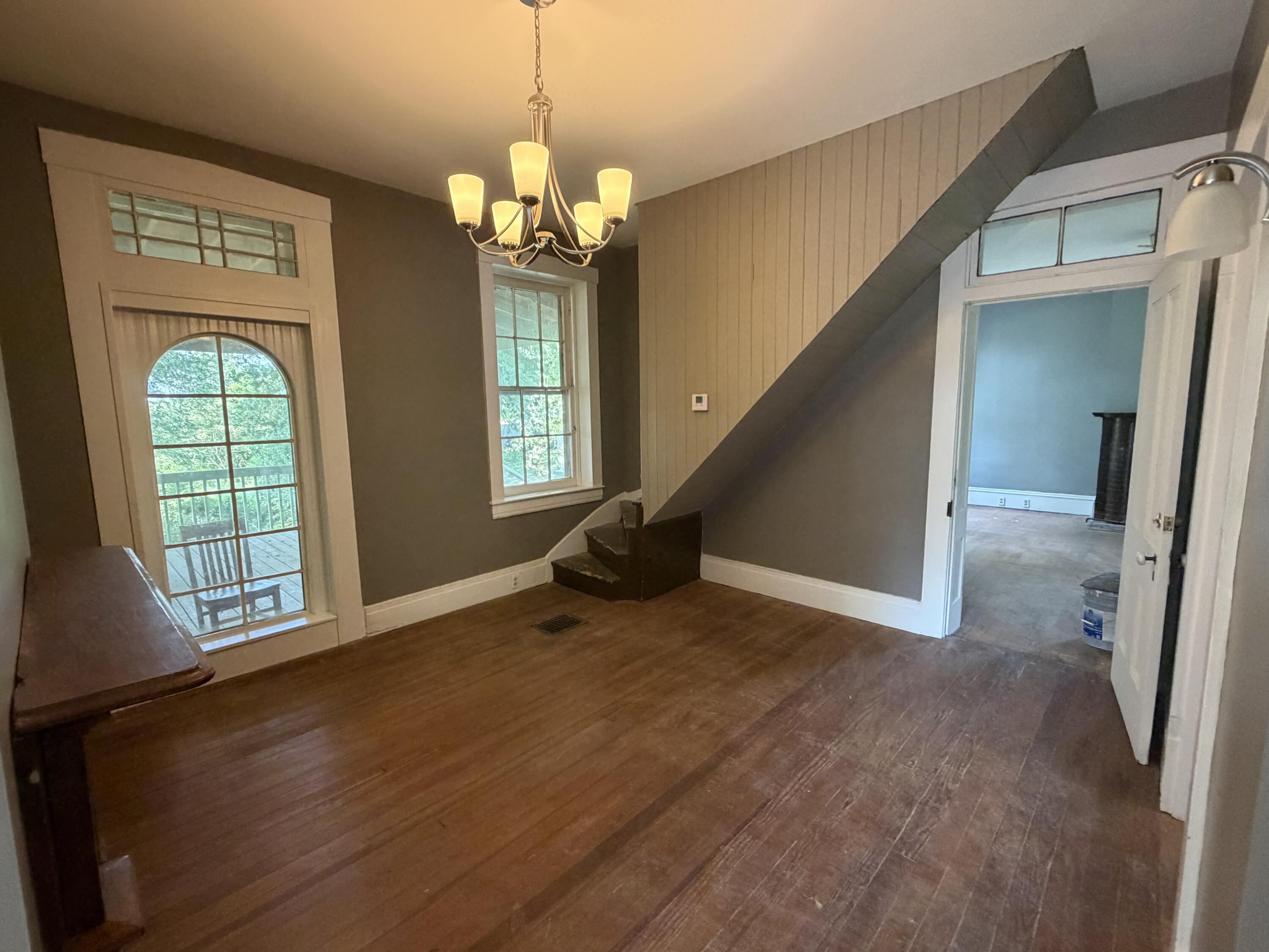 614 Howard St Property Photo 15