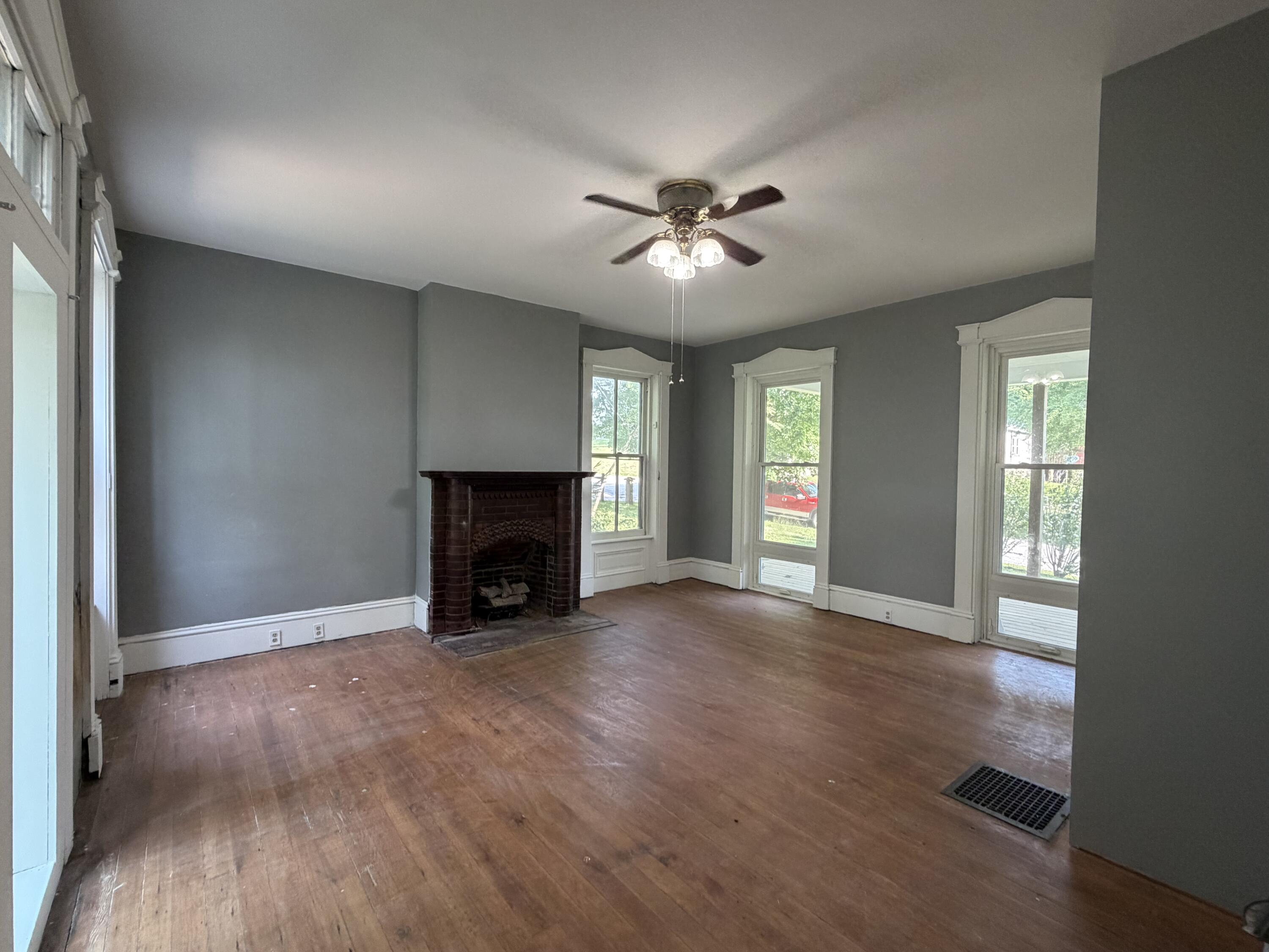 614 Howard St Property Photo 16