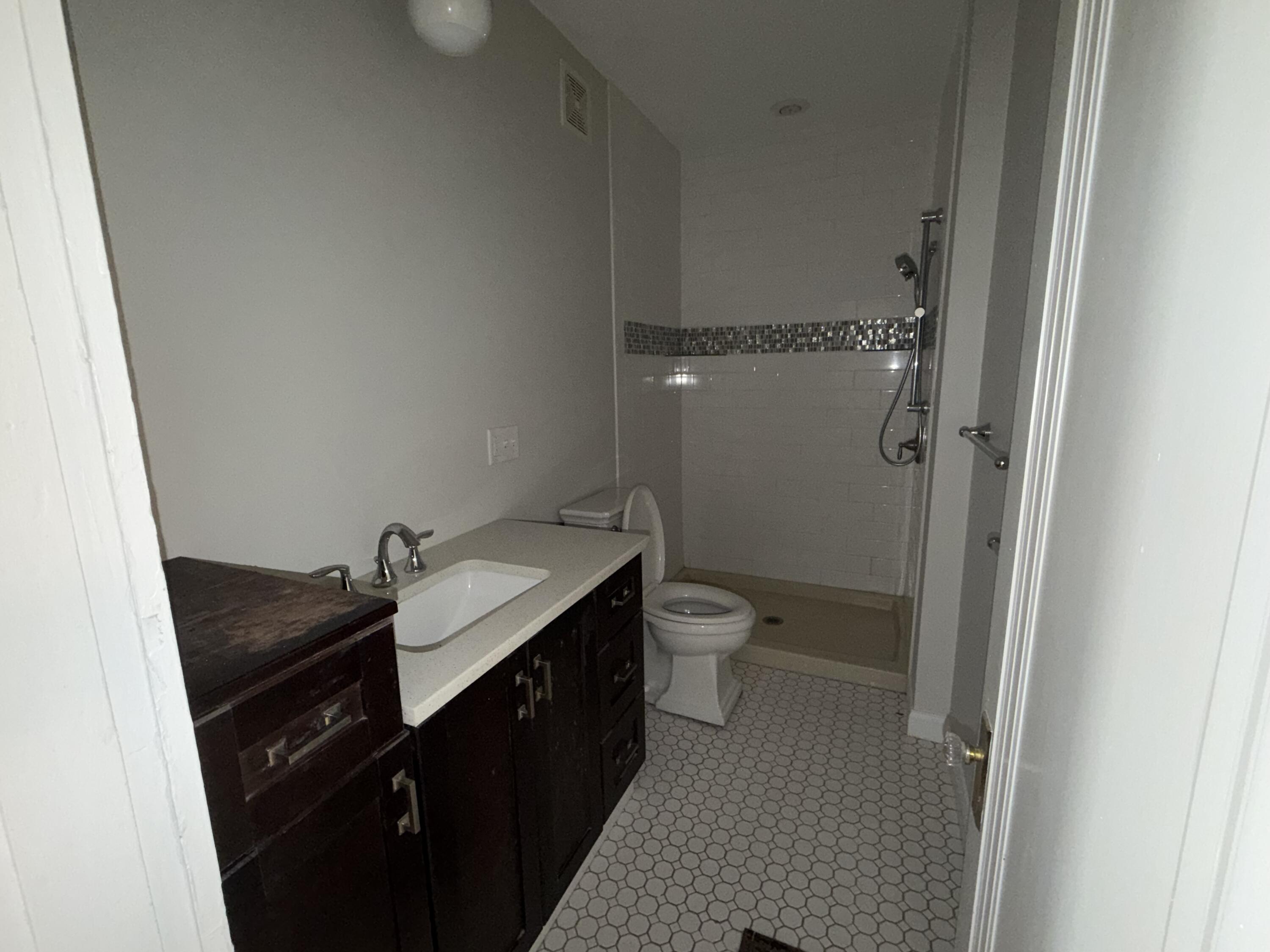 614 Howard St Property Photo 18