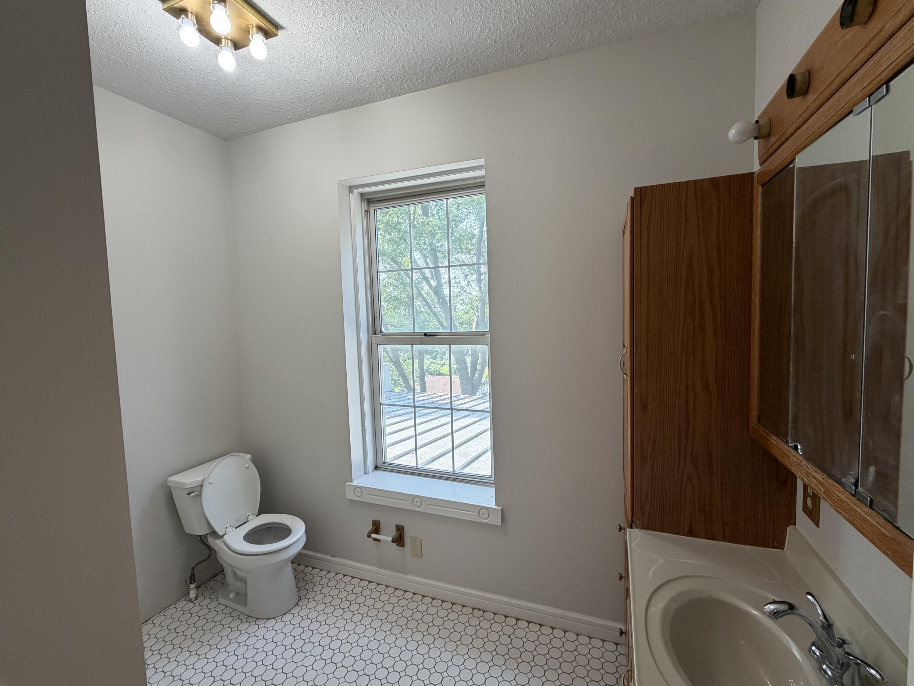 614 Howard St Property Photo 23