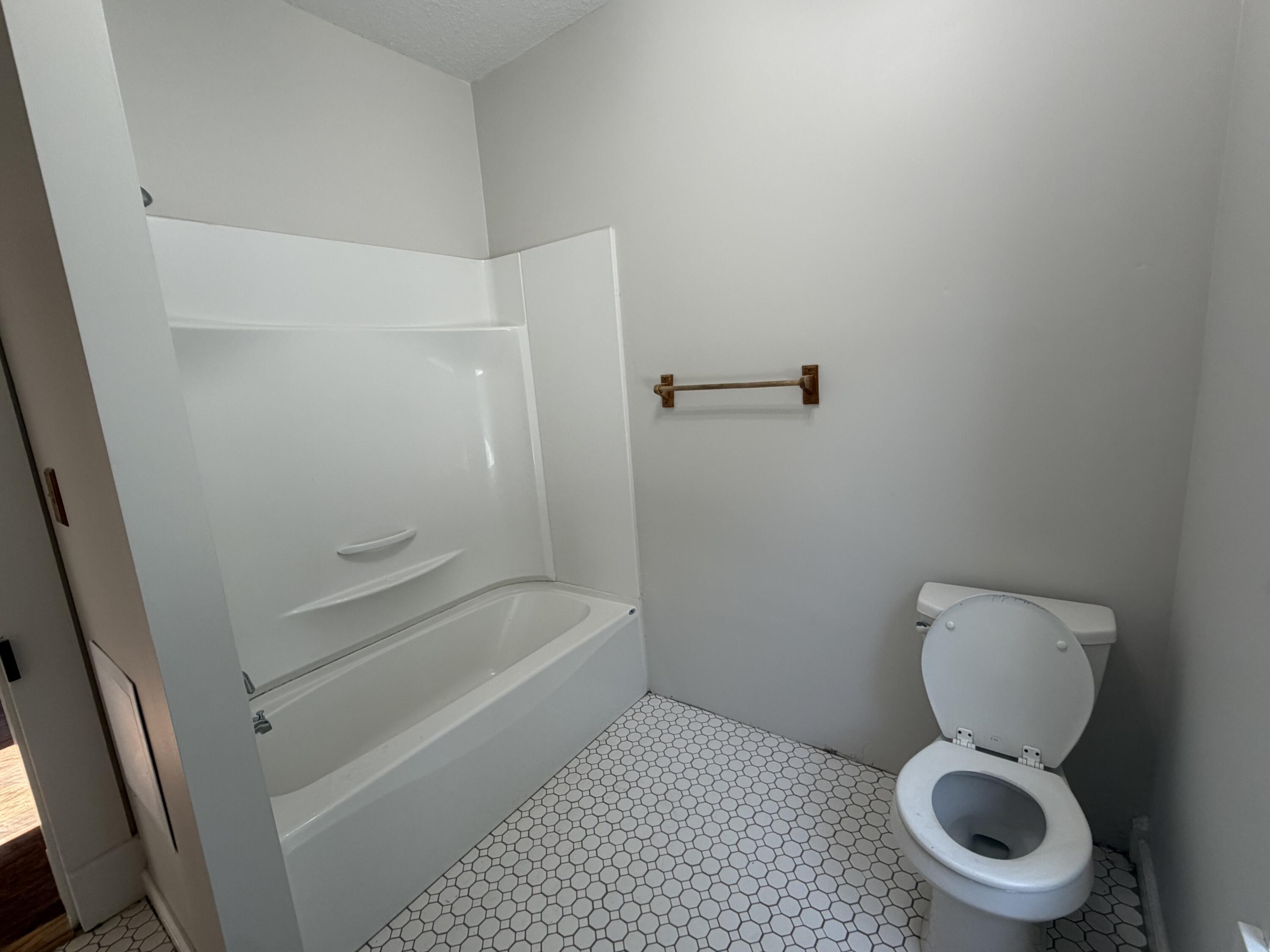 614 Howard St Property Photo 24