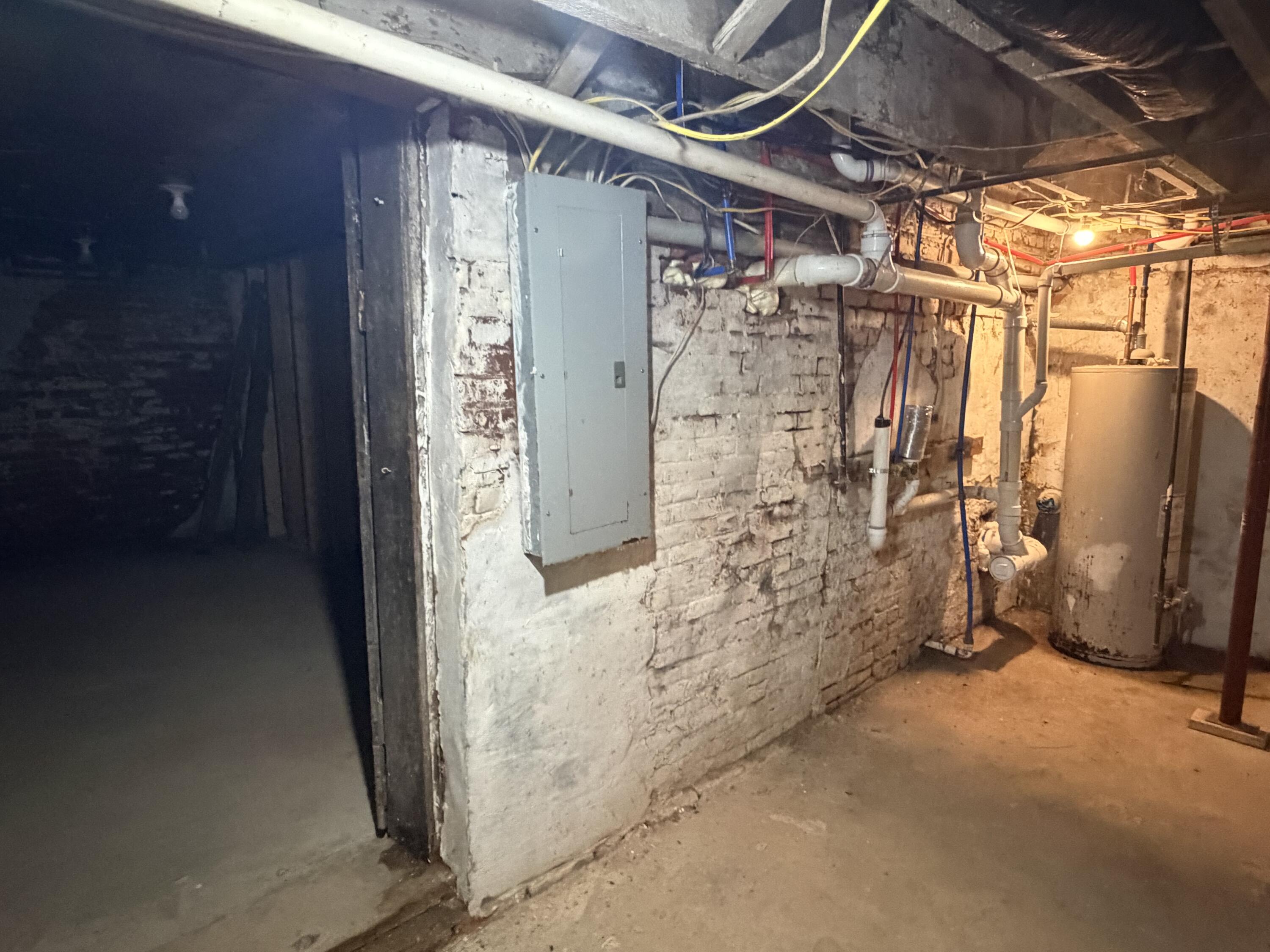 614 Howard St Property Photo 28