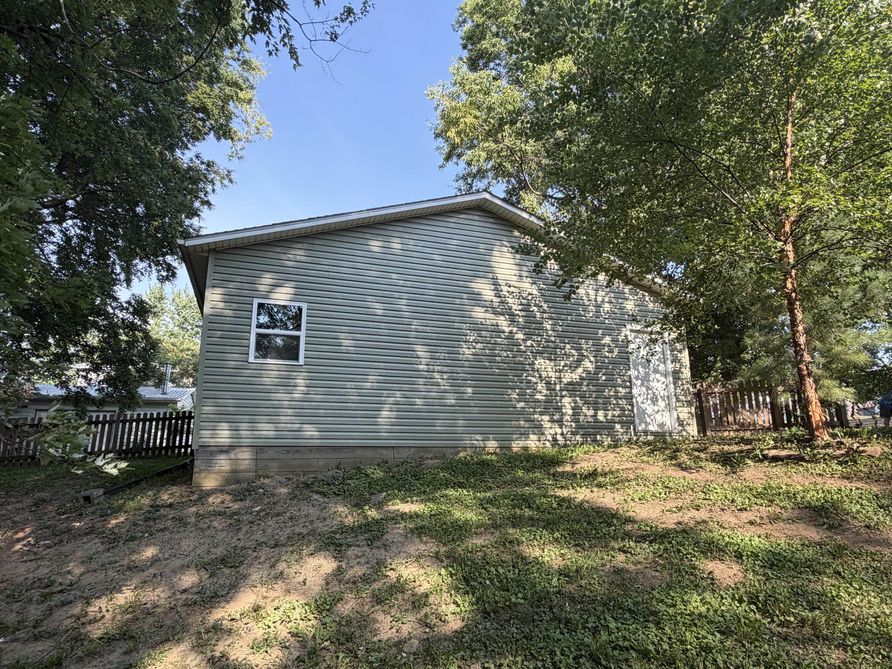 614 Howard St Property Photo 30