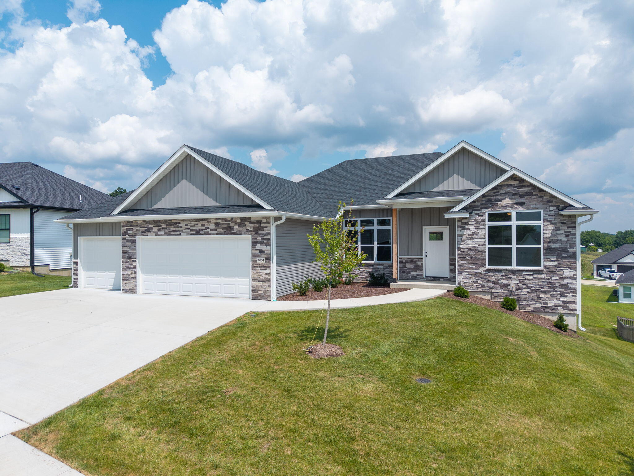 6051 TAMARACK DR Property Photo 1