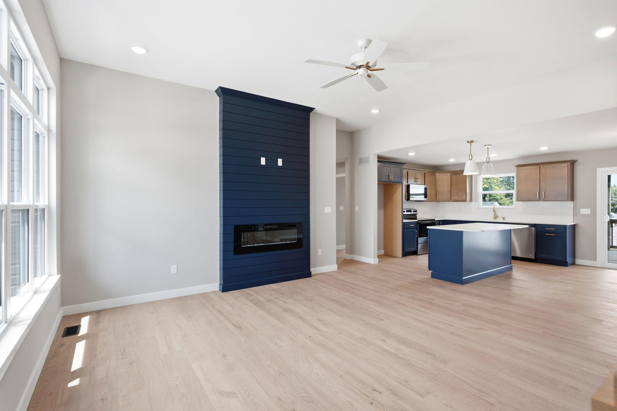 6051 Tamarack Dr Property Photo 4