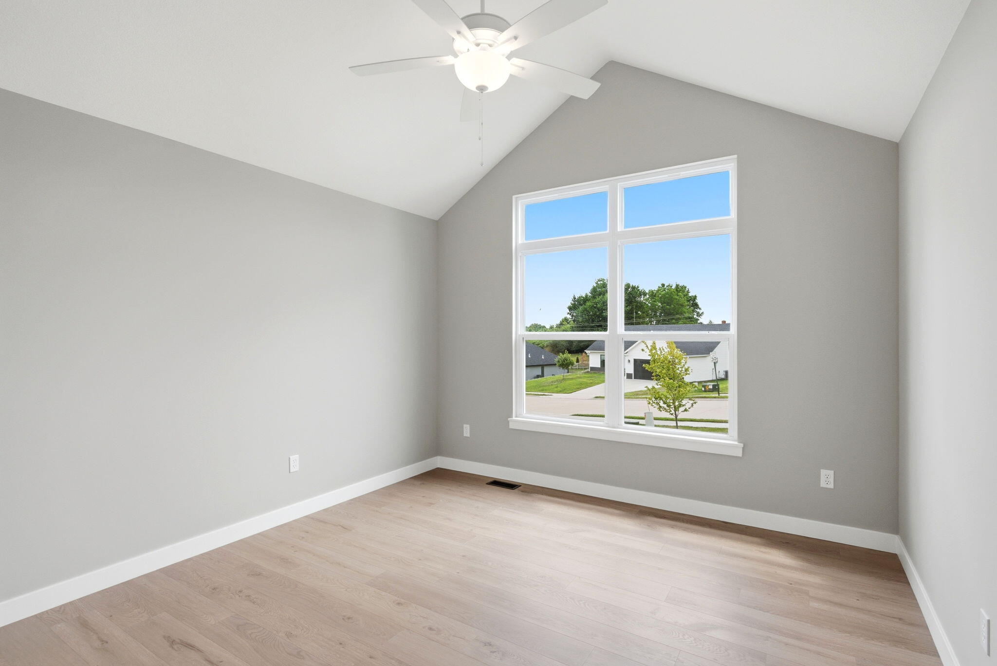 6051 Tamarack Dr Property Photo 21