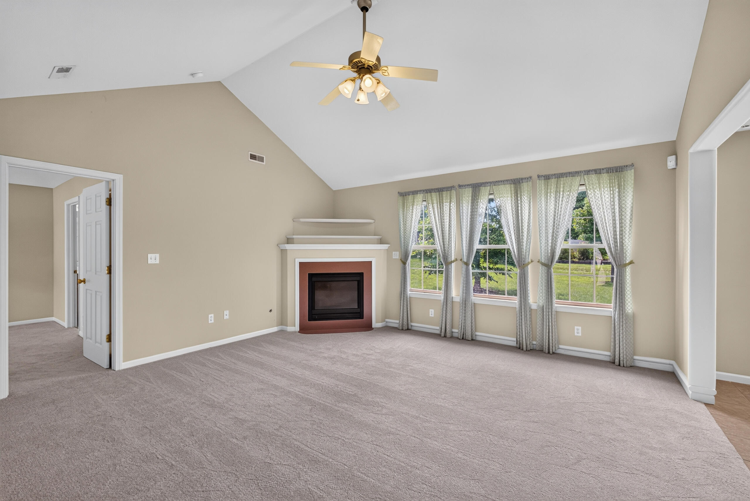 3901 Jungle Tree Dr Property Photo 6