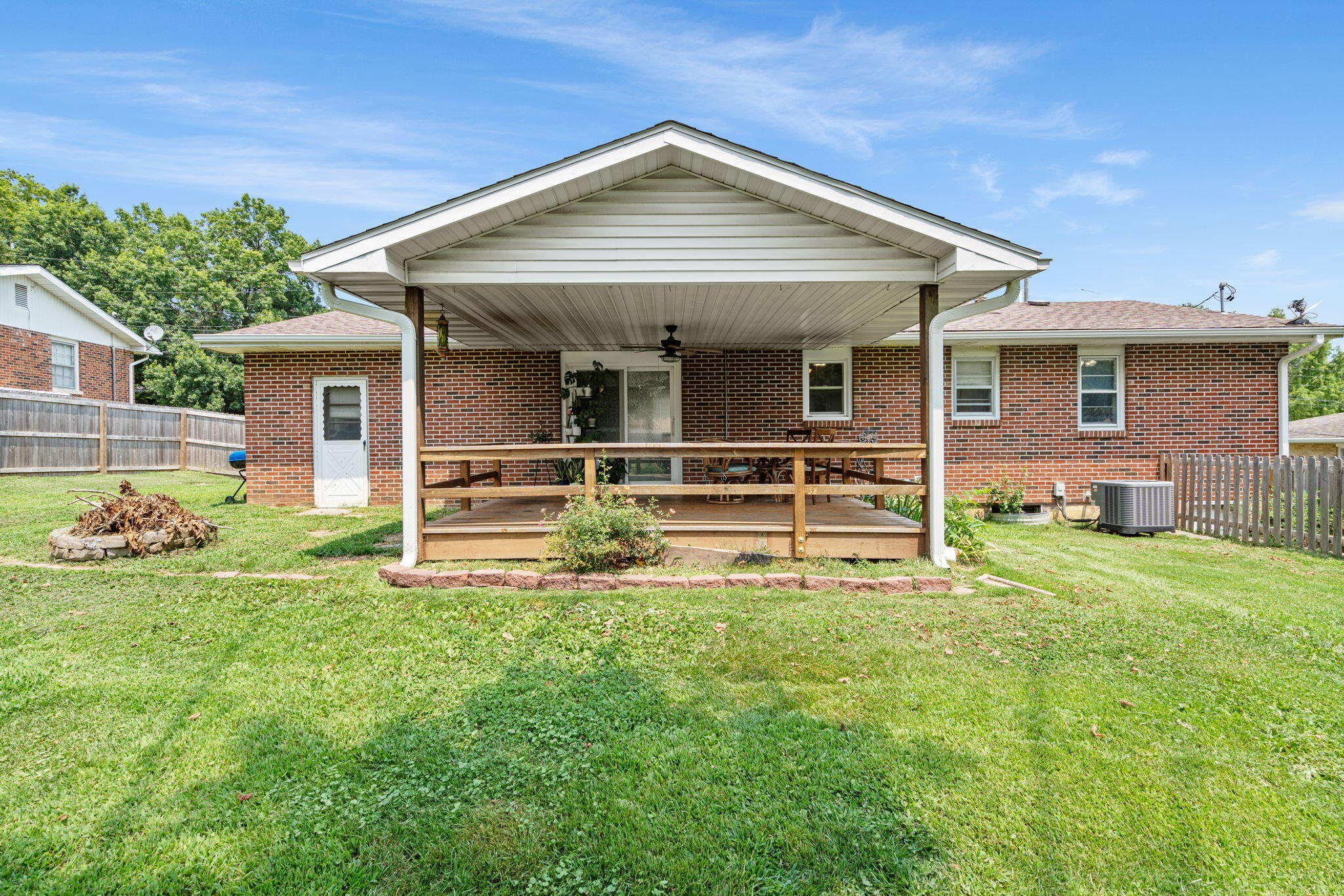 6 E Reed St Property Photo 19