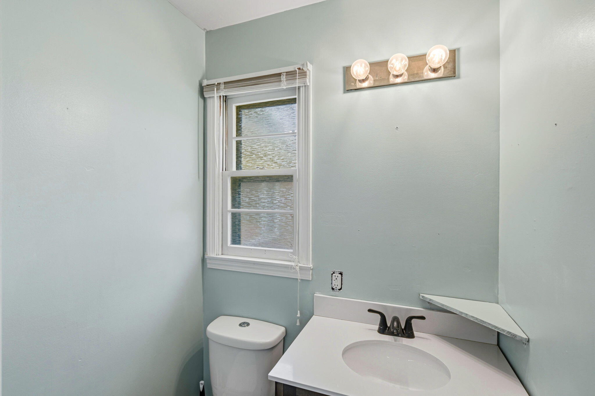 6 E Reed St Property Photo 25