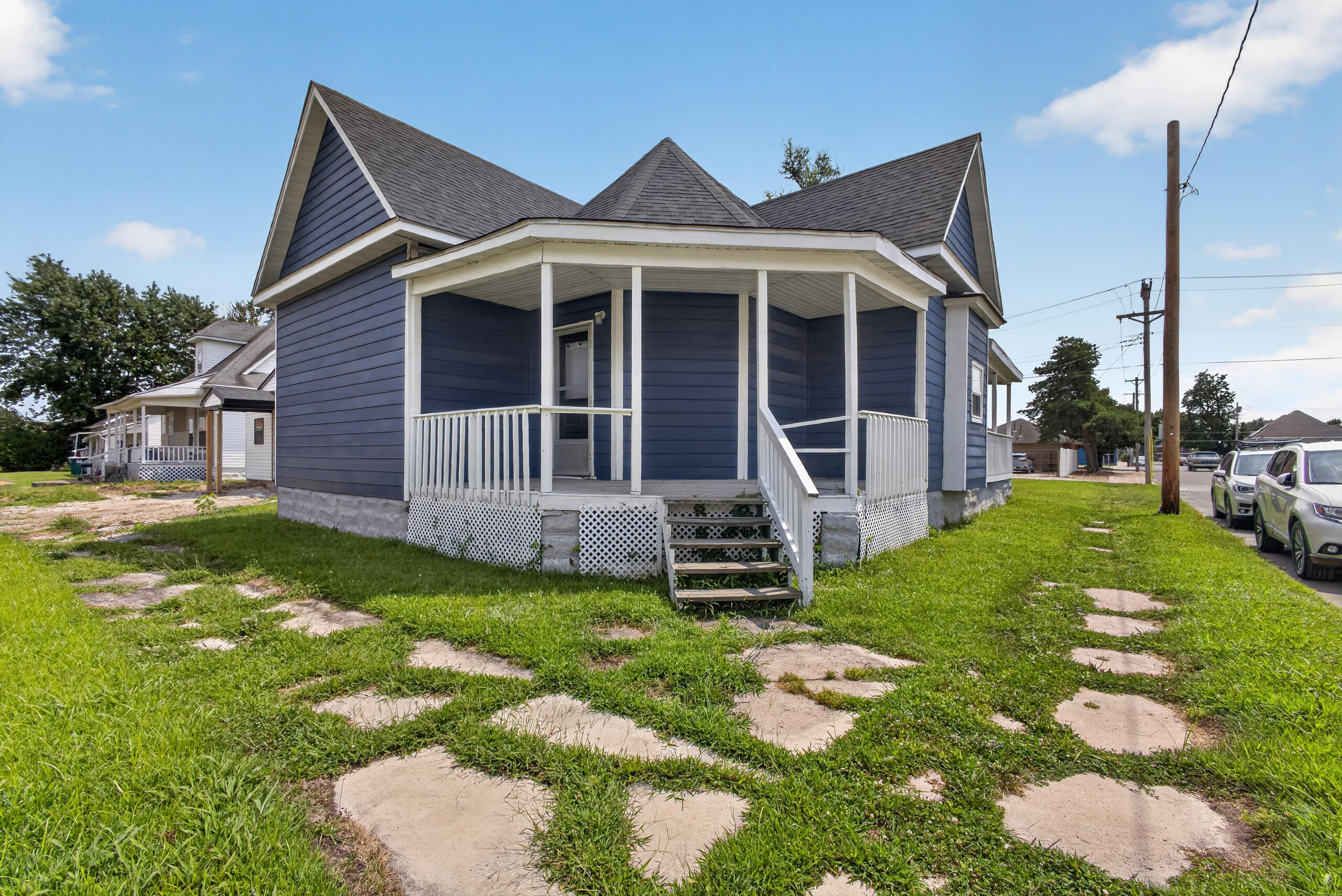 320 Johnson St Property Photo 1