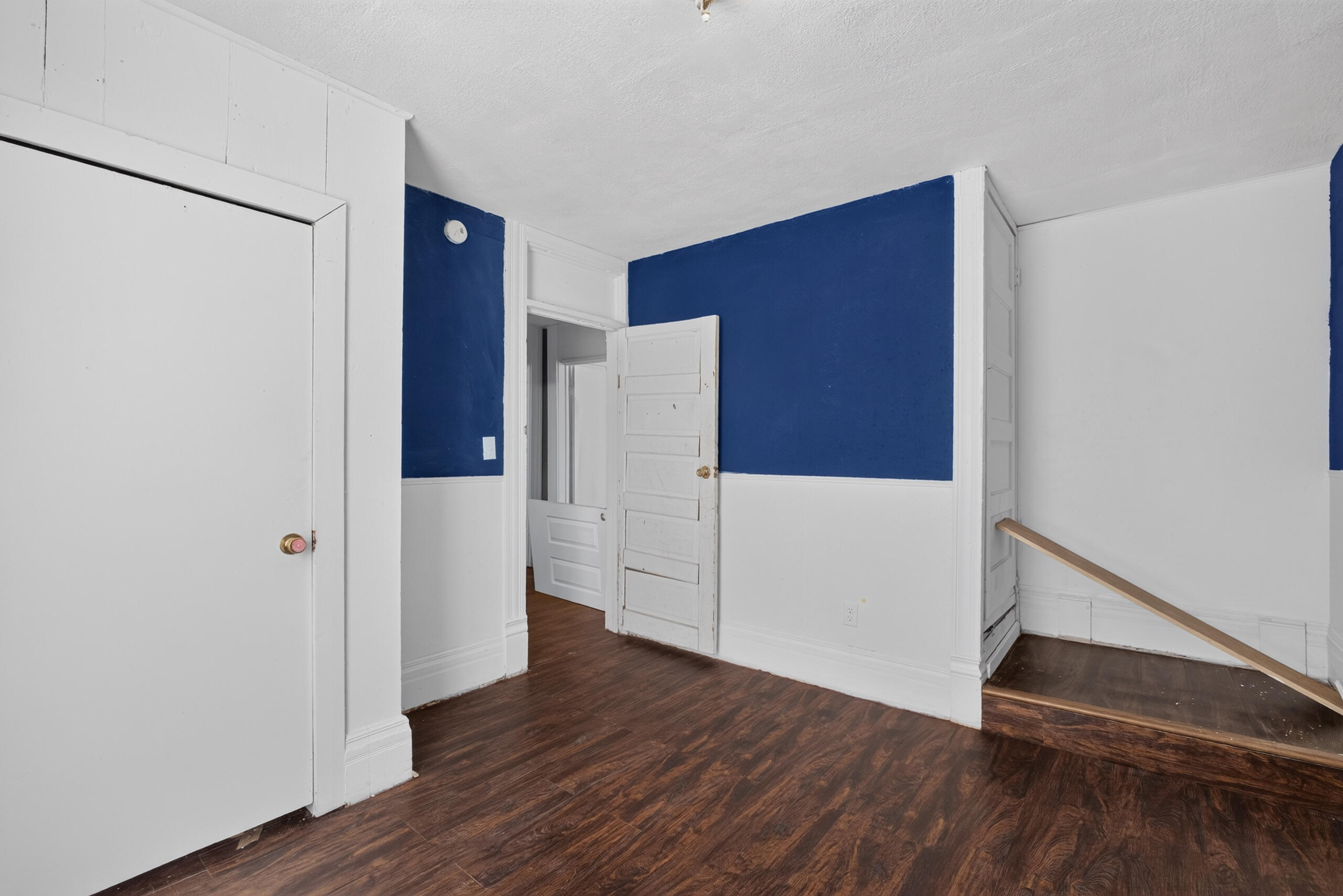 320 Johnson St Property Photo 17
