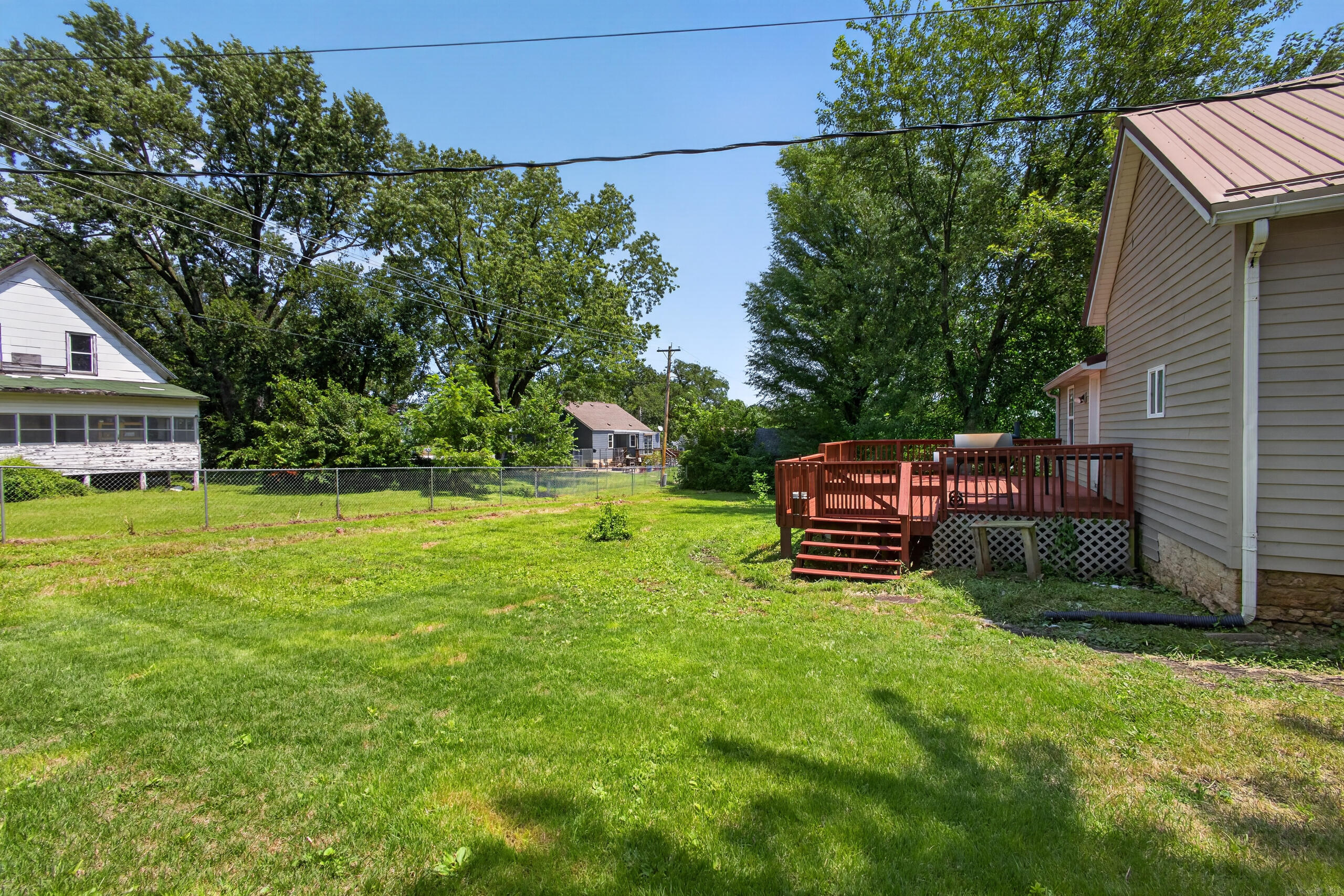 502 E Main St Property Photo 22